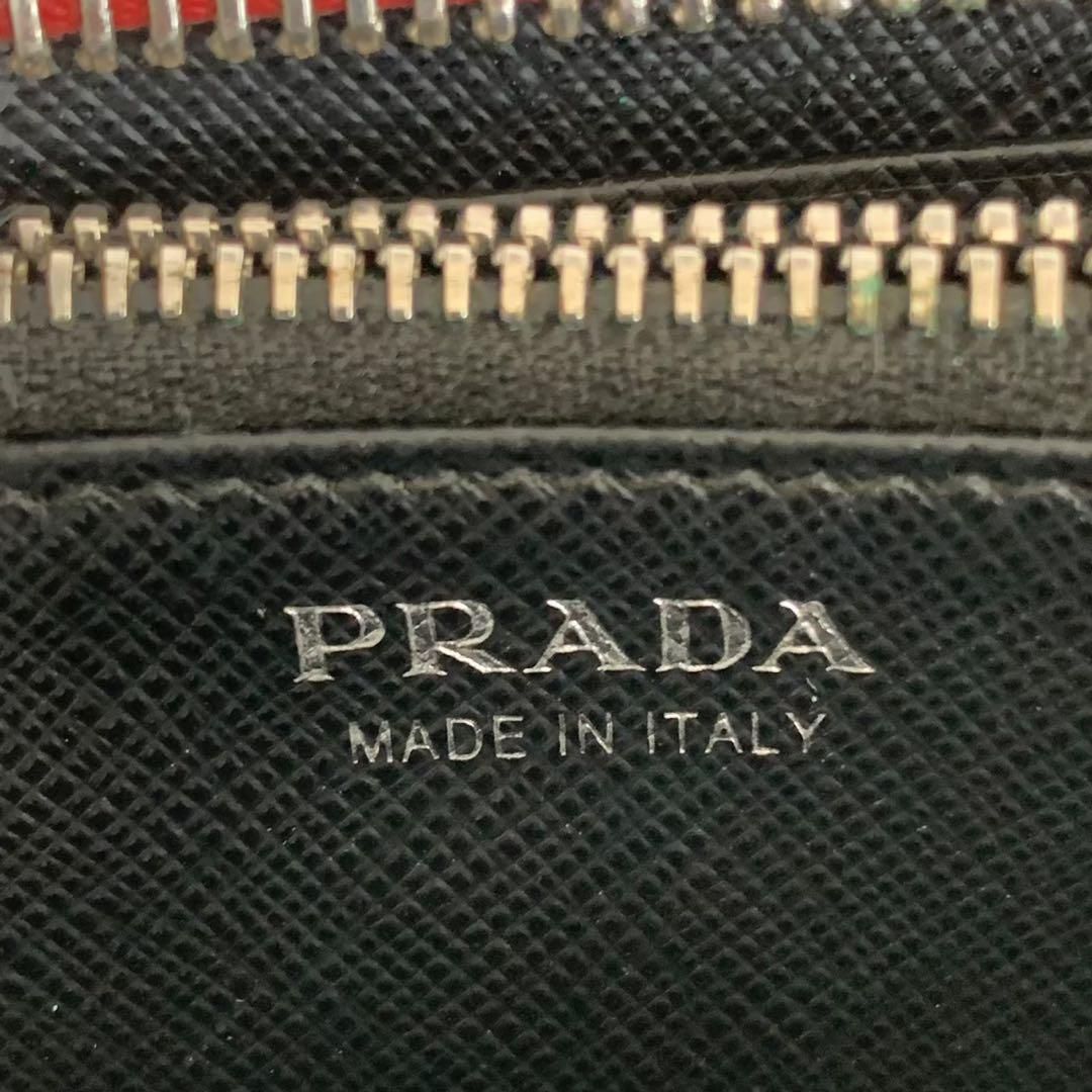 PRADA プラダ 長財布 財布 ラウンドファスナー 三角ロゴ 赤-