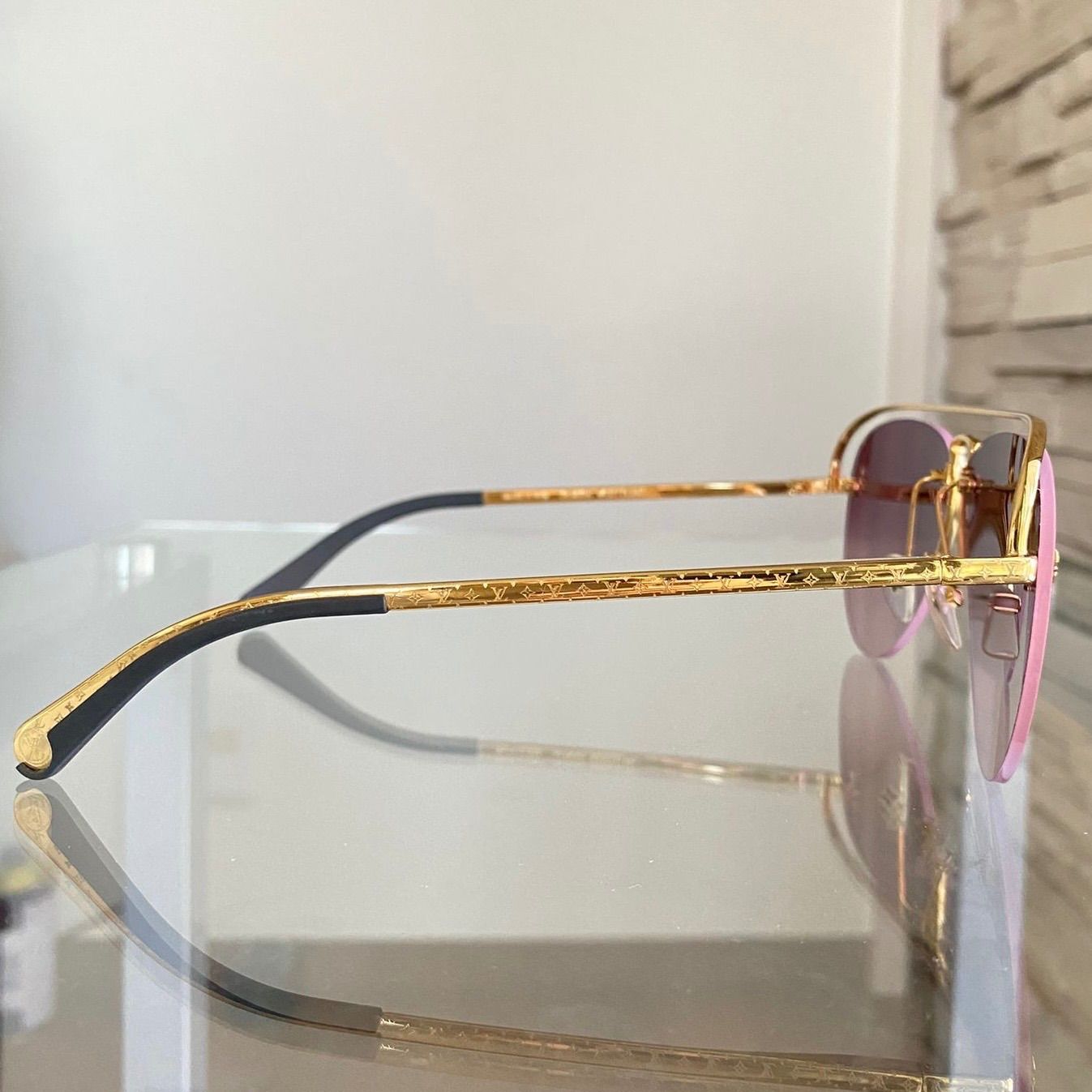 【LOUIS VUITTON】サングラス ミラー加工 パープル×ゴールド　ピンク LOUIS VUITTON - 【LOUIS VUITTON】サングラス ミラー加工