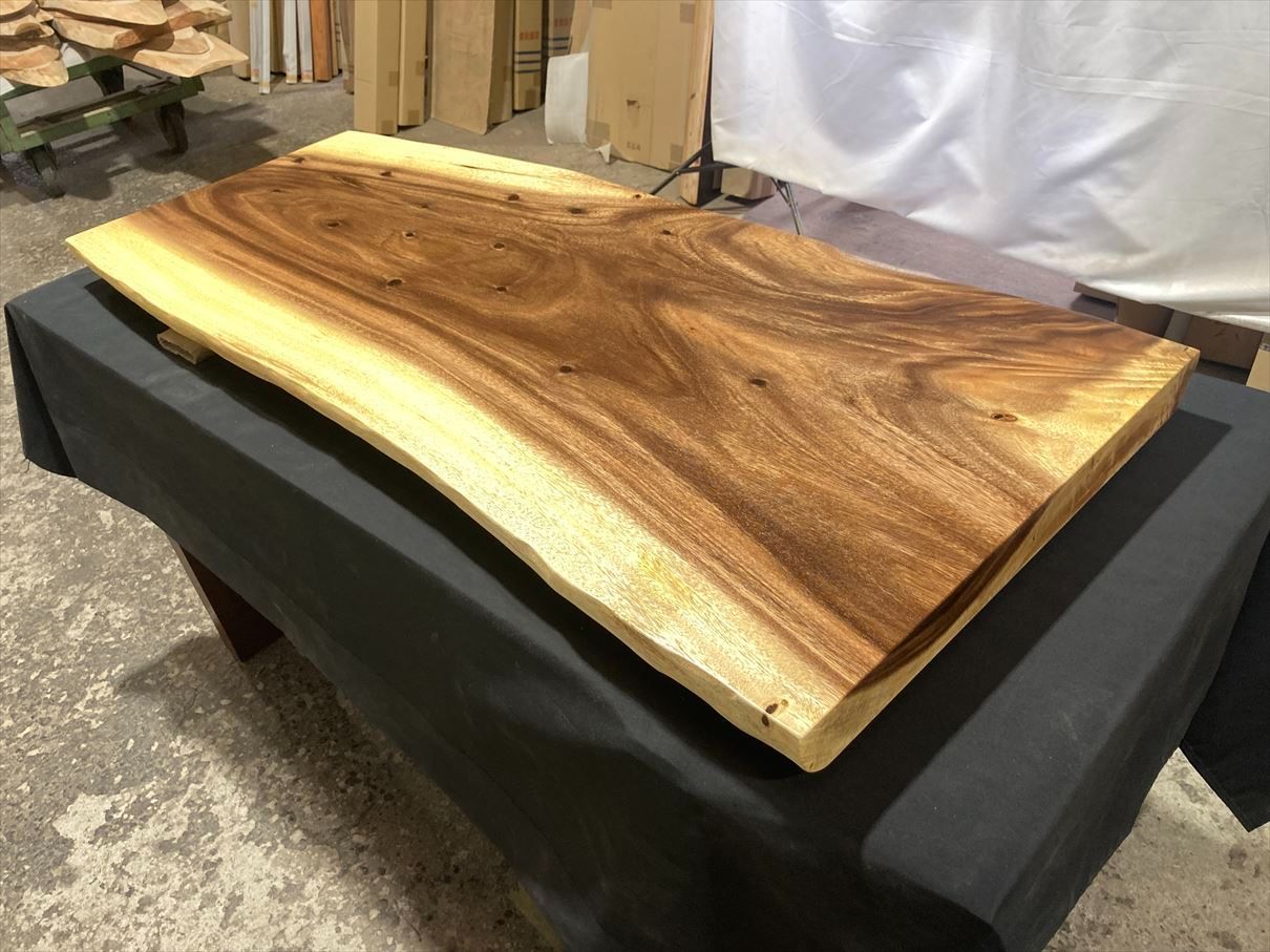 モンキーポッド3717 一枚板無垢 乾燥材　1190ｘ480-350ｘ50mm カウンター　棚　センターテーブル　スツール　テレビ台　花台