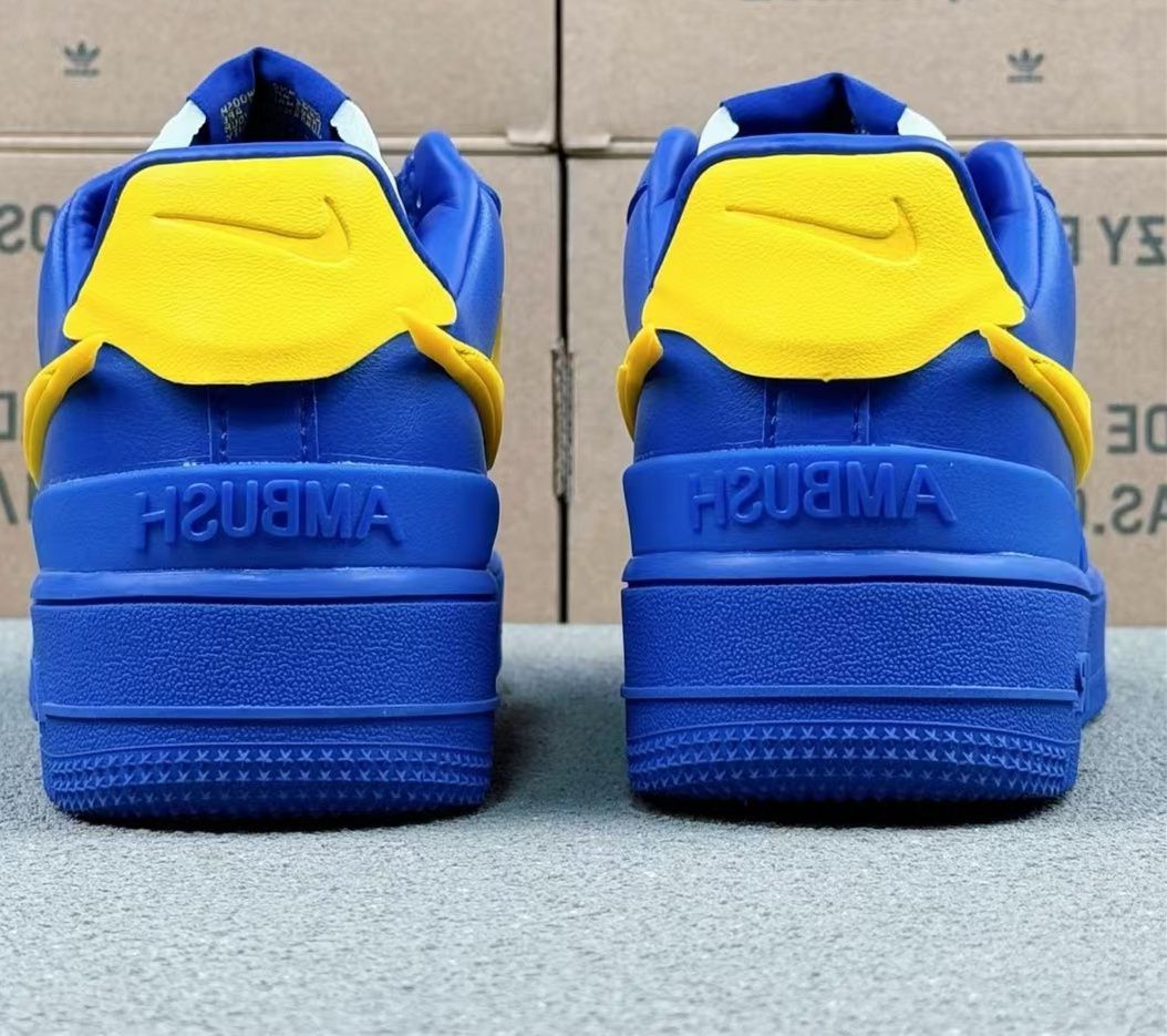 Nike Air Force 1 Low "Game Royal/Vivid Sulfur"ナイキ エア フォース 1 ロー "ゲームロイヤル/ヴィヴィッドサルファー" — 鮮やかなカラーリングが際立つコラボモデル