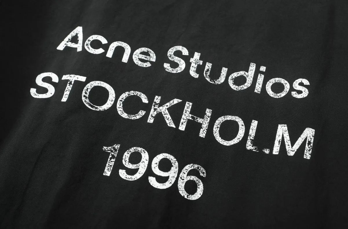 持っておきたい一枚◆Acne