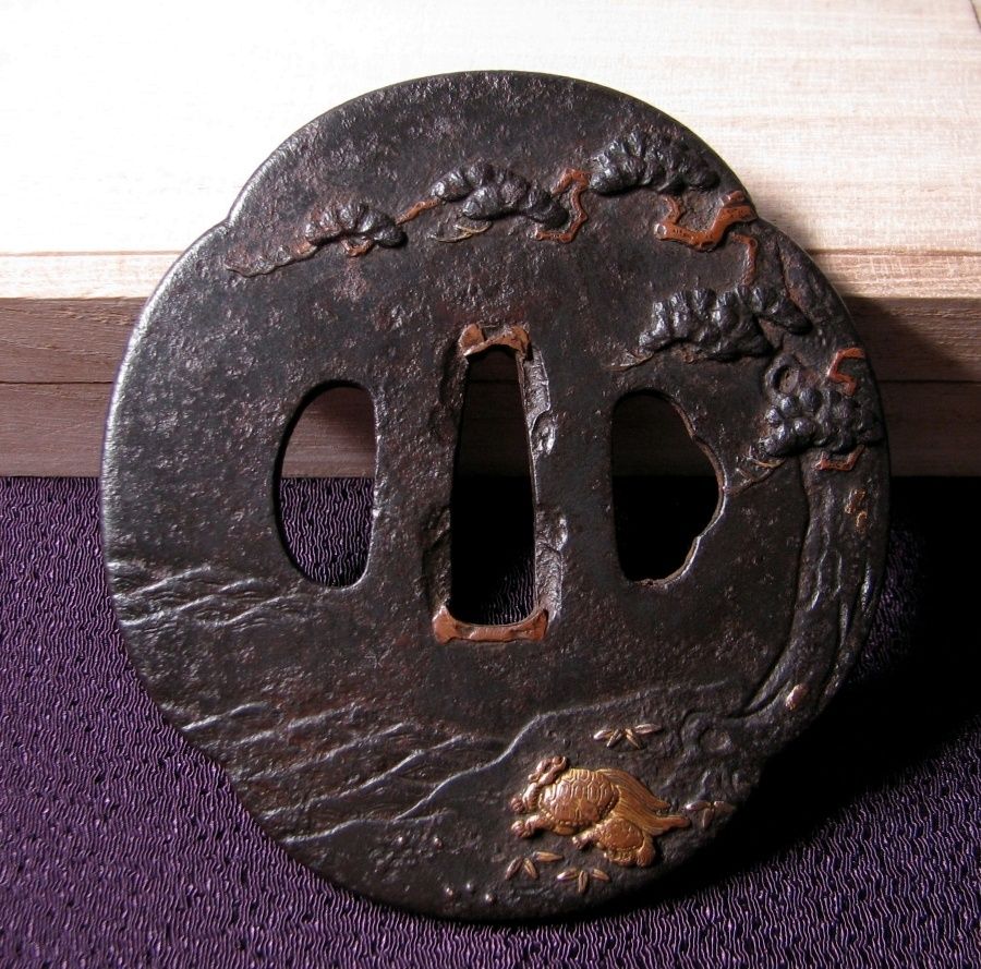 時代武具 鉄地大鍔 松に親子亀図 桐 江戸時代 25i052