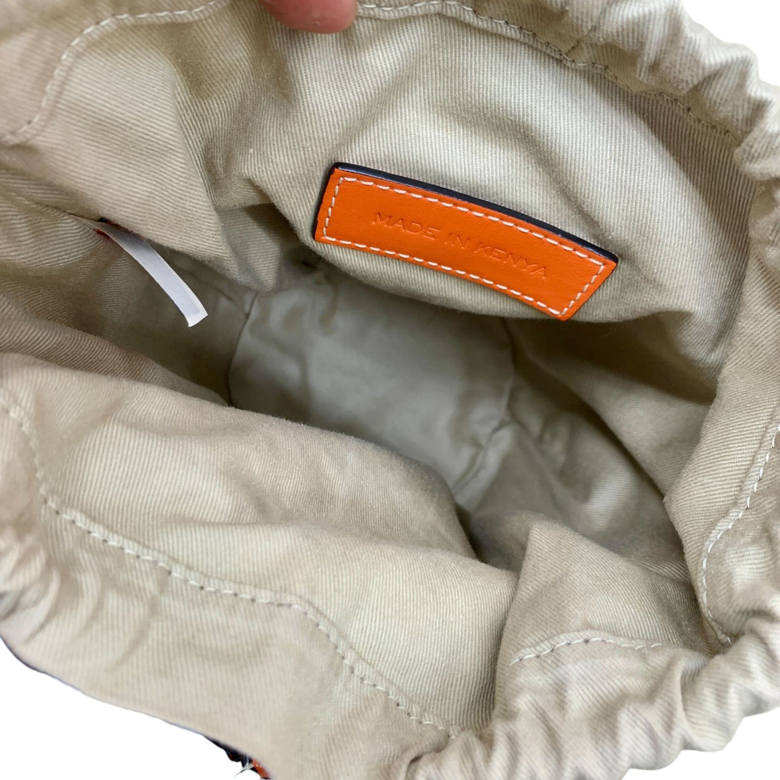 Chloe ペーパー カーフスキン レザー スモールバスケット Chloe ペーパー カーフスキン レザー スモールバスケット - メルカリ