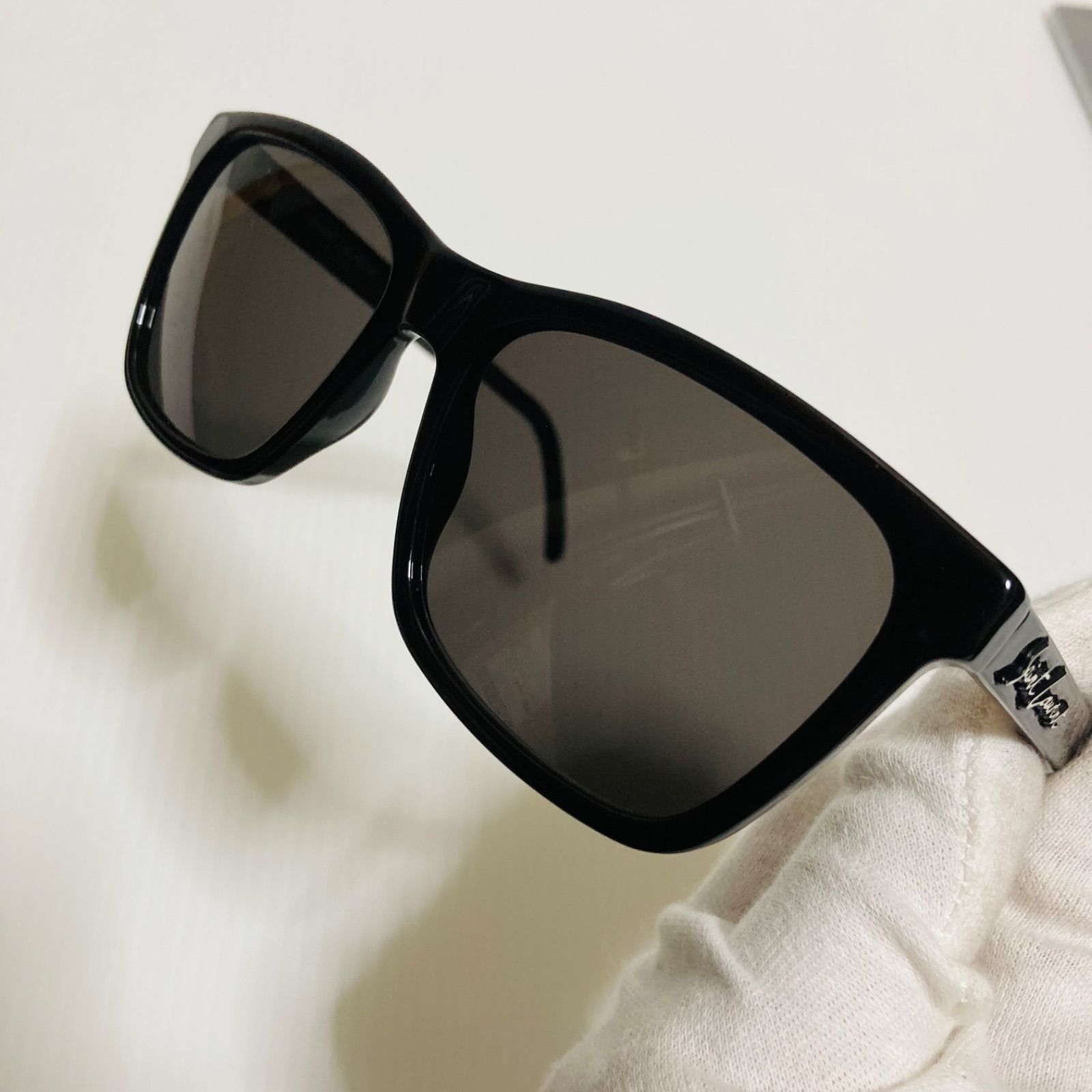 極美品 SAINT LAURENT 正規品 スクエア ケース付 - メルカリ