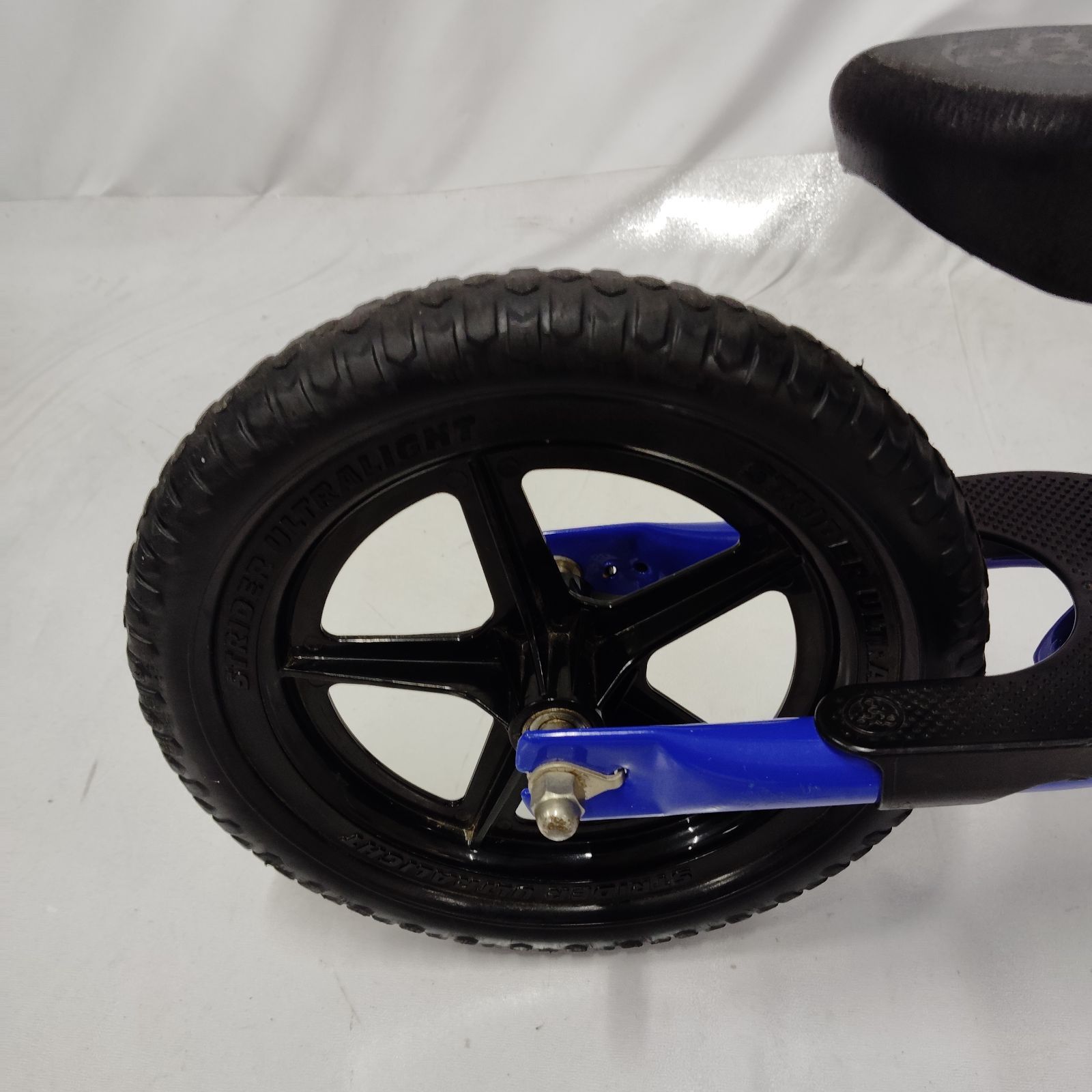 美品 人気カラー STRIDER SPORT ストライダー スポーツ 12インチ