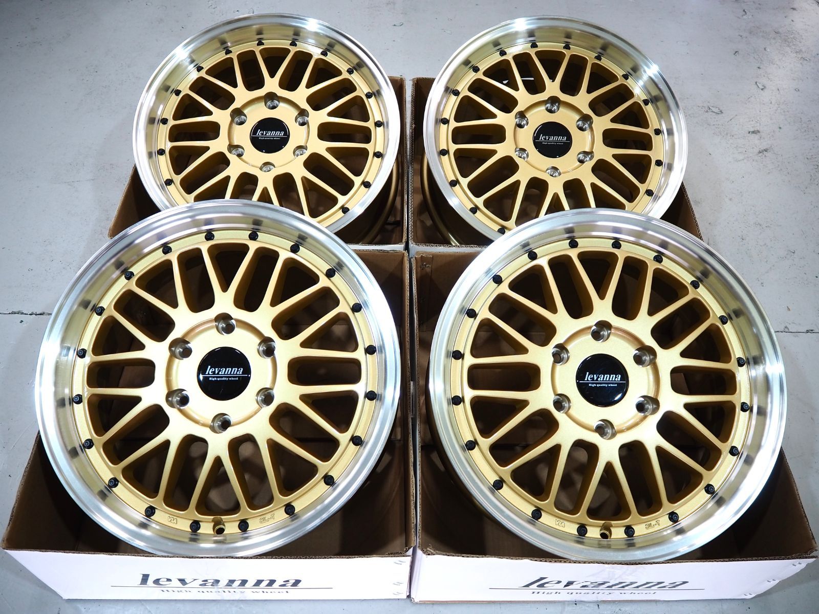 levanna v10LTH ホイール 深リム メッシュ ゴールド levanna V10LTH 18inch 7.0J 6-139.7+