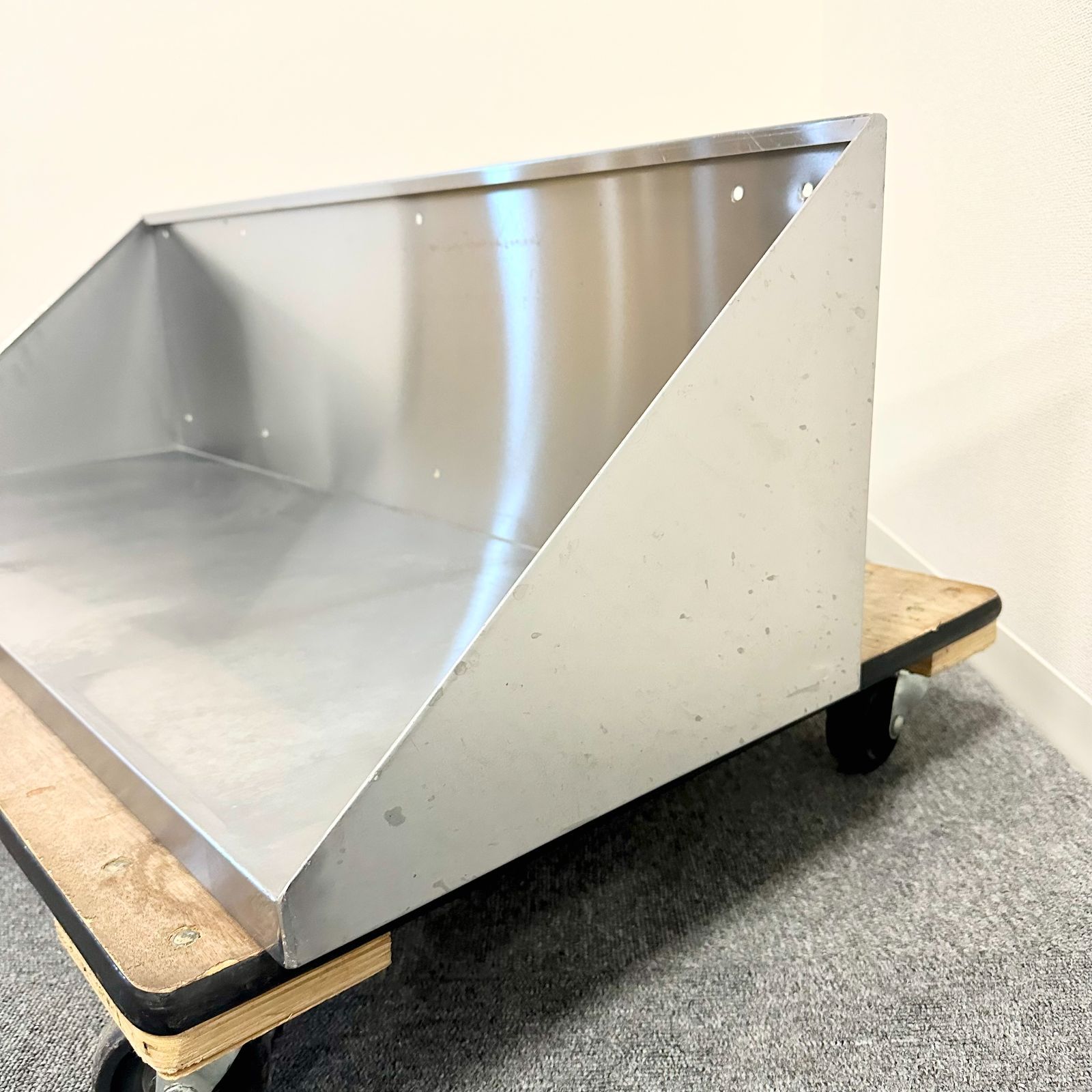 ステンレス平棚/穴開け加工済/幅950mm×奥行350mm×高さ300mm/業務