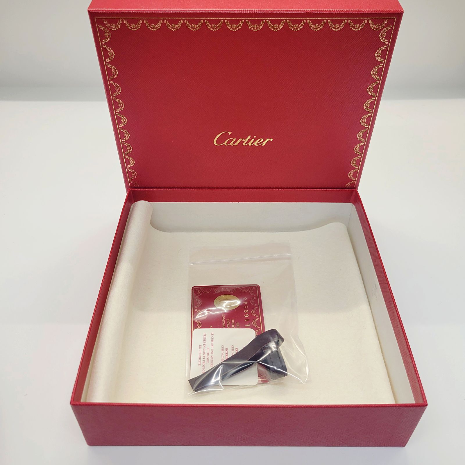 カルティエ Cバックル