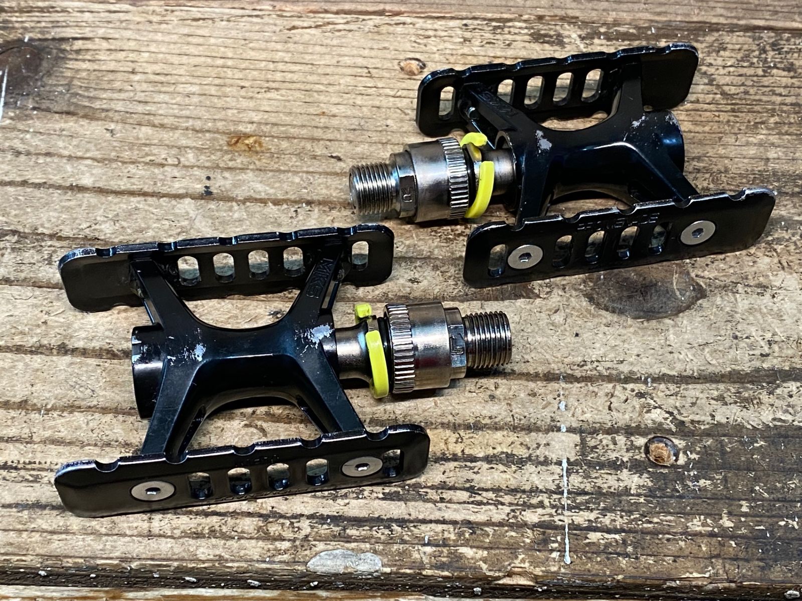 新着商品】TOURING-LITE ツーリングライト 日本製 左右セット ペダル