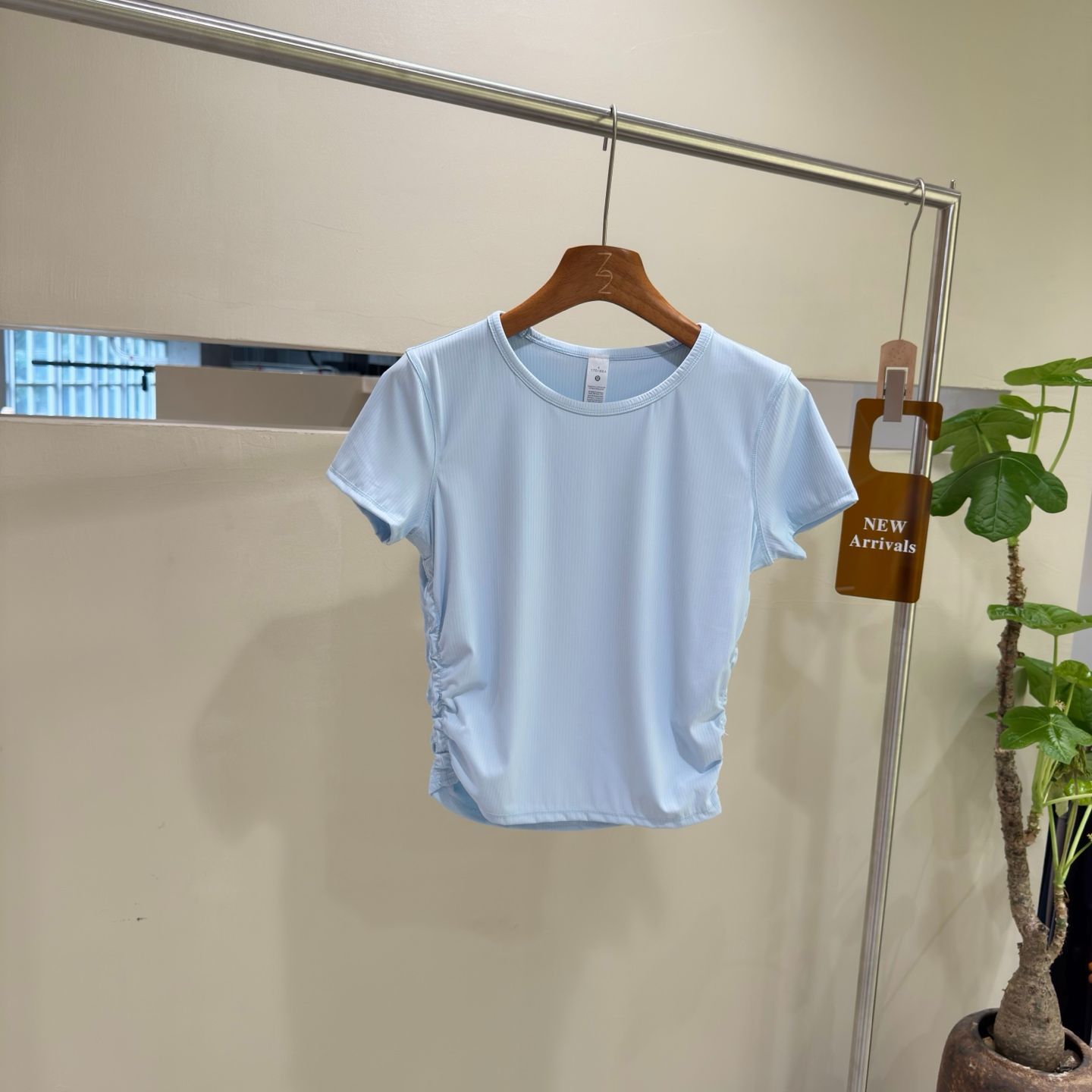 クロップ Nulu ツイストヘム 半袖シャツ | ショートスリーブ