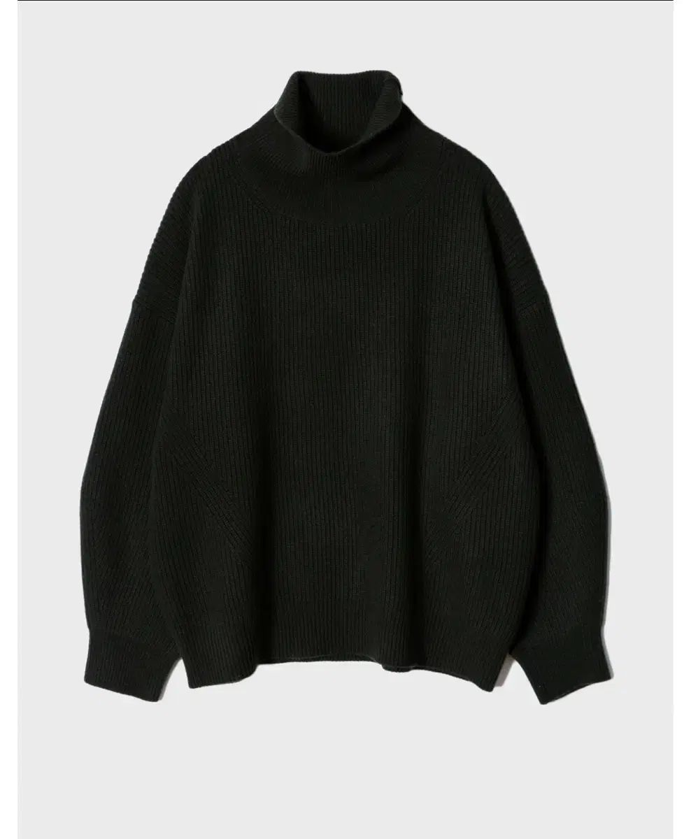 ファーストフロア Super oversized roll ー neck ブラックオリーブ