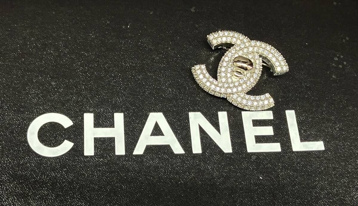 CHANELシャネルB22 ココマーク ラインストーン ブローチ