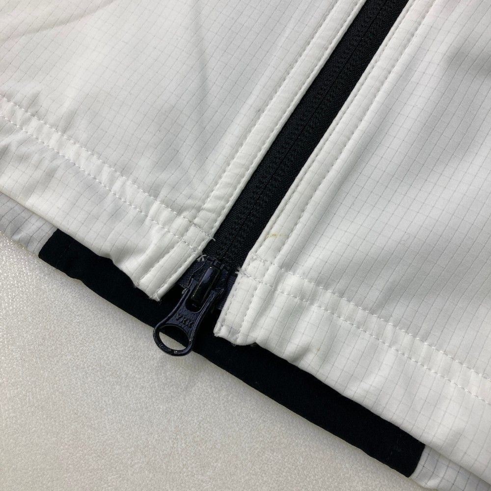 サイズ：4 CPG GOLF シーピージーゴルフ  フード付 ジップジャケット ロゴ  ホワイト系 [240101453273] ゴルフウェア メンズ ストスト CPG GOLF シーピージーゴルフ フード付 ジップジャケット ロゴ