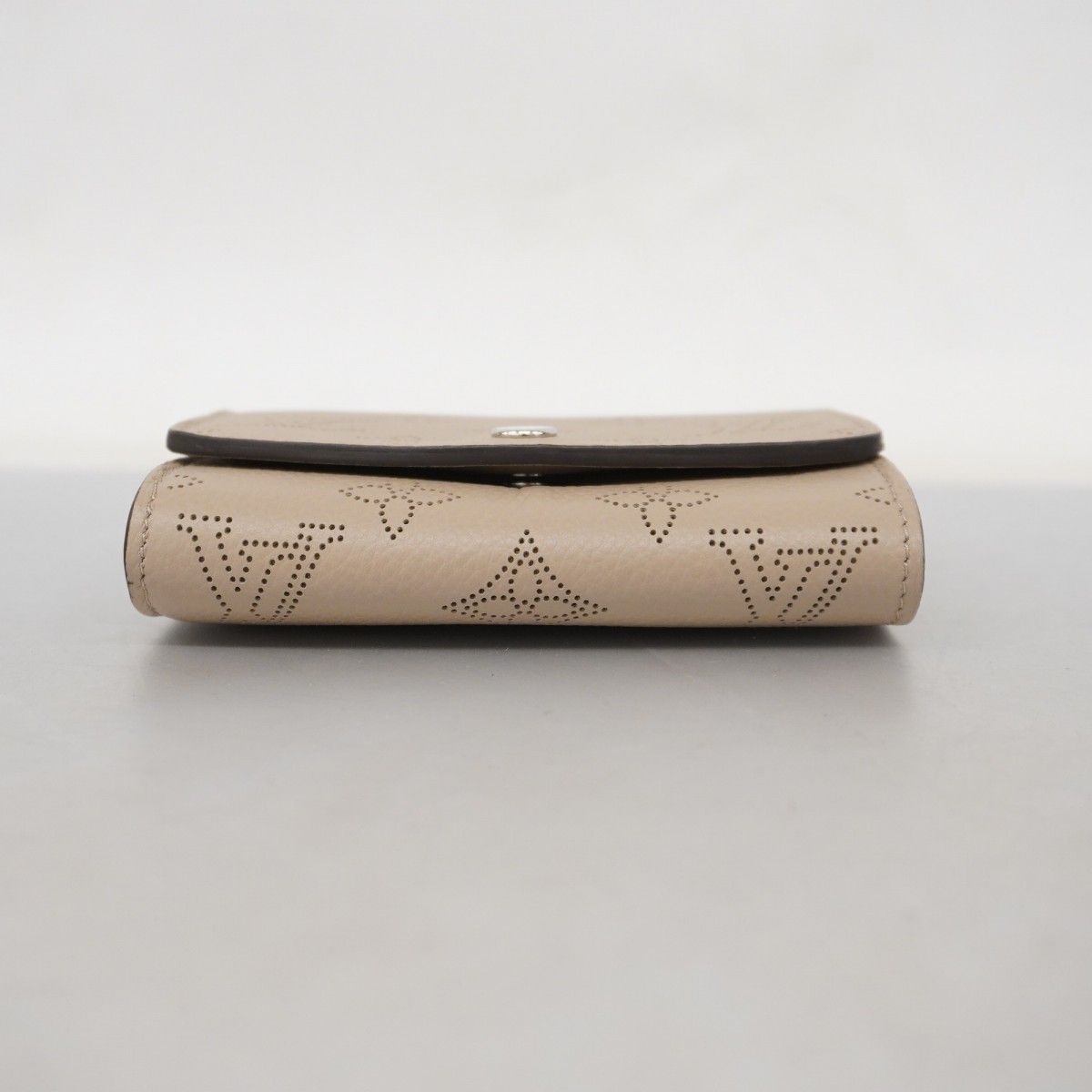 5ib1393-h】ルイヴィトン 財布 マヒナ ポルトフォイユイリスコンパクト  