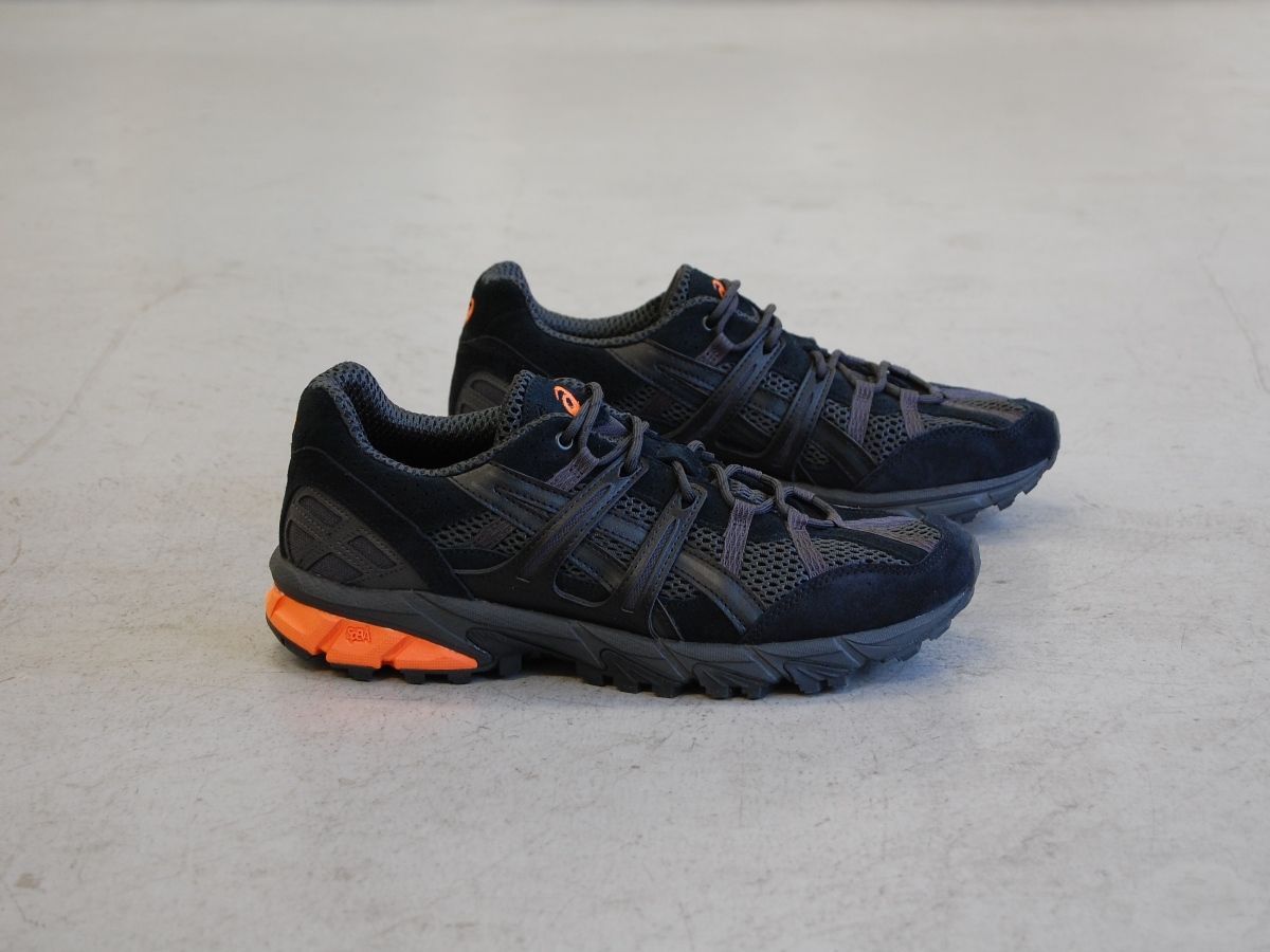 ASICS gel sonoma 15-50 black/graphite grey アシックス ゲル