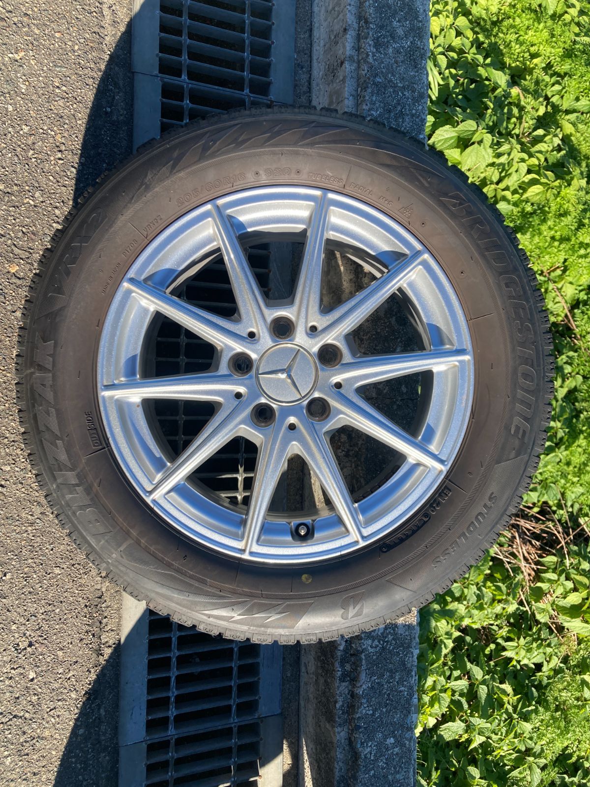 メルセデスベンツ A180 style スタッドレス純正アルミ205/60R16 - メルカリ