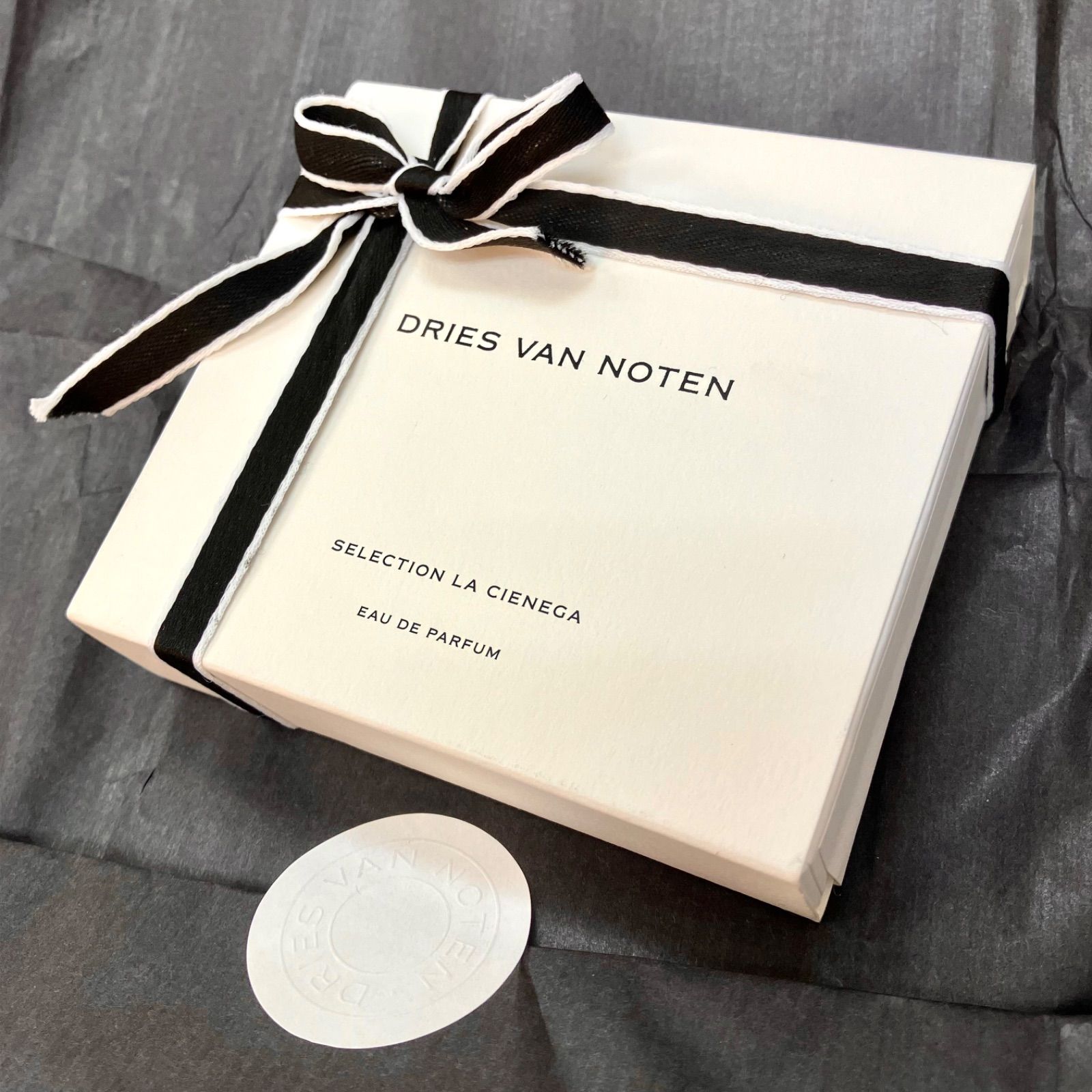 Dries van noten 香水ディスカバリーセット ドリスヴァンノッテンが描く香りの世界。ディスカバリーセットを