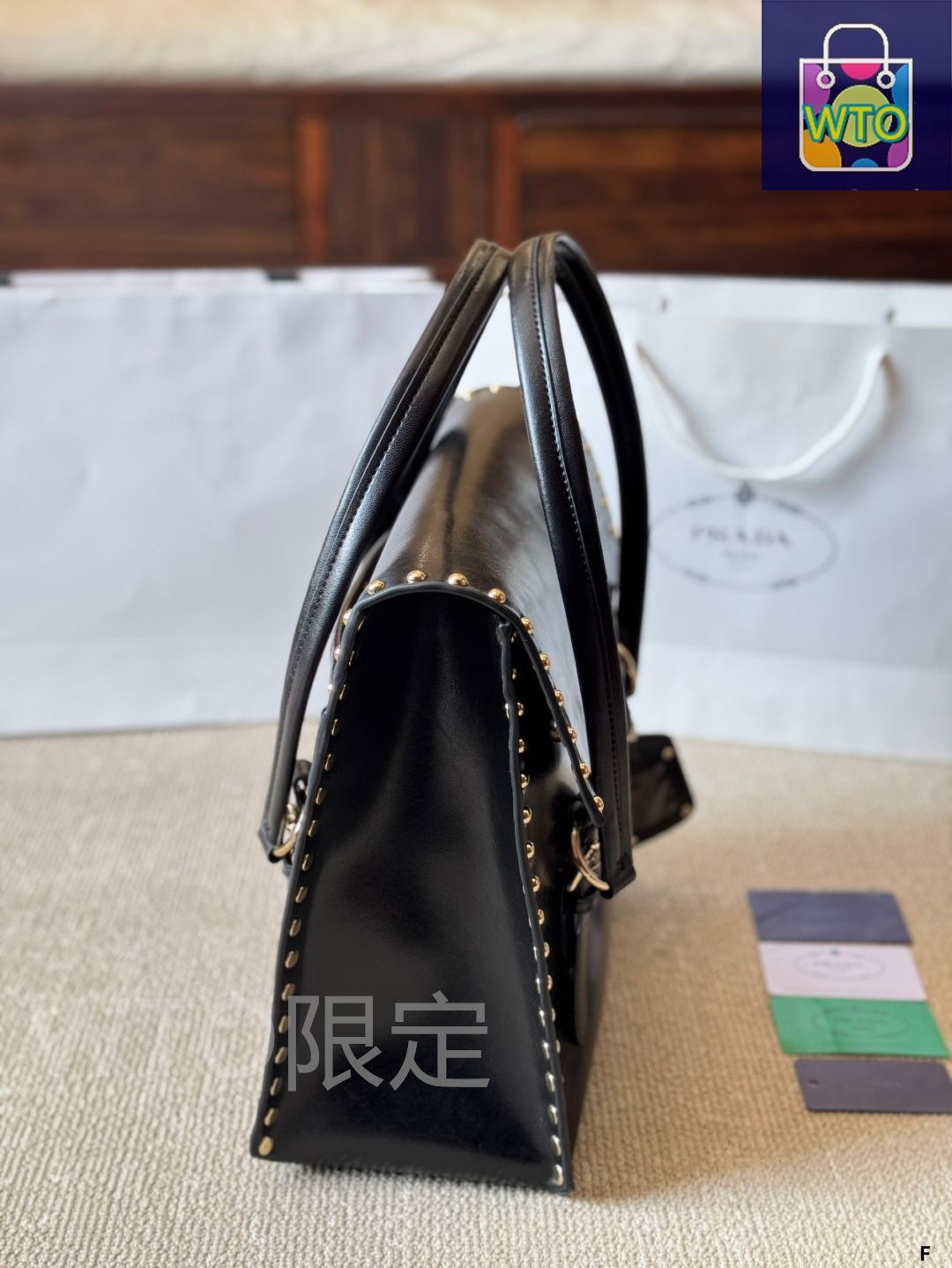 レトロなPRADAショルダーバッグ PRADA レトロショルダーバッグ - チョコレートカラー