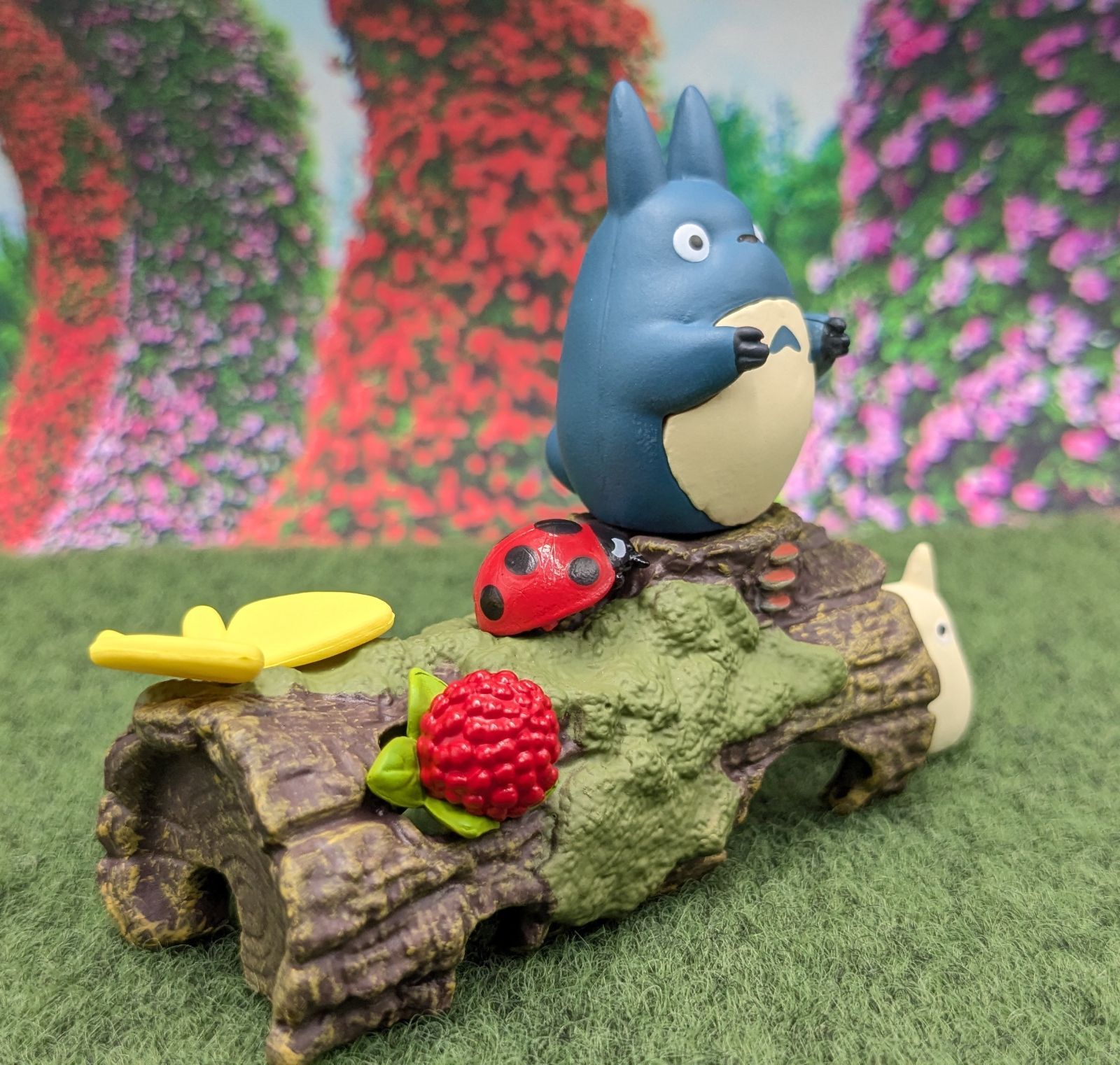 ジブリ となりのトトロ 四季折々箱 フィギュア ミニチュア ジブリがいっぱい どんぐり共和国」より、映画「となりのトトロ