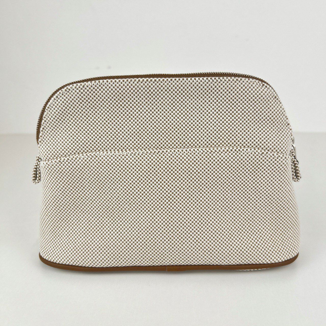 ボリードポーチ