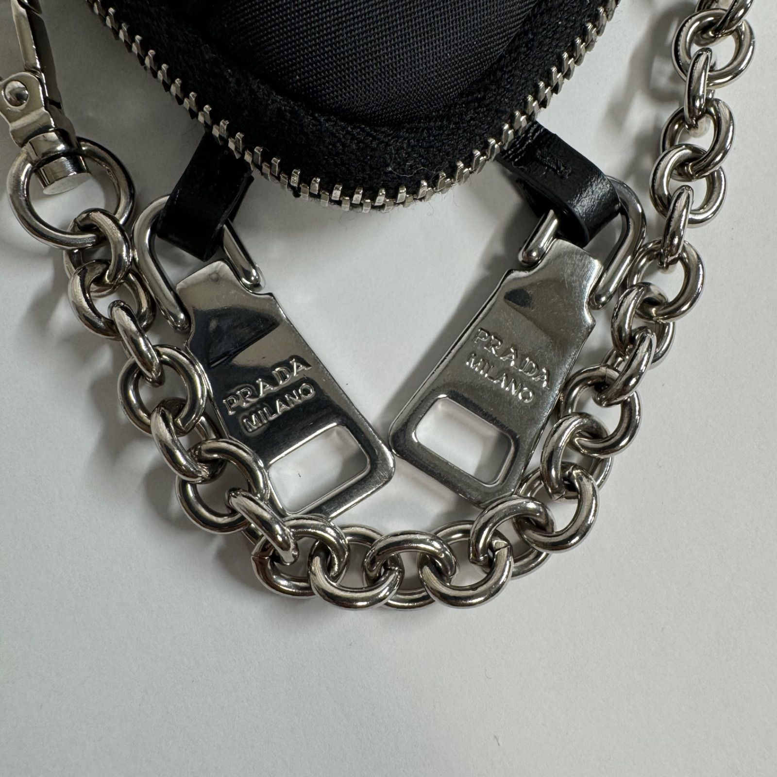 プラダ PRADA トライアングル ロボットキーリング 小物入れ
