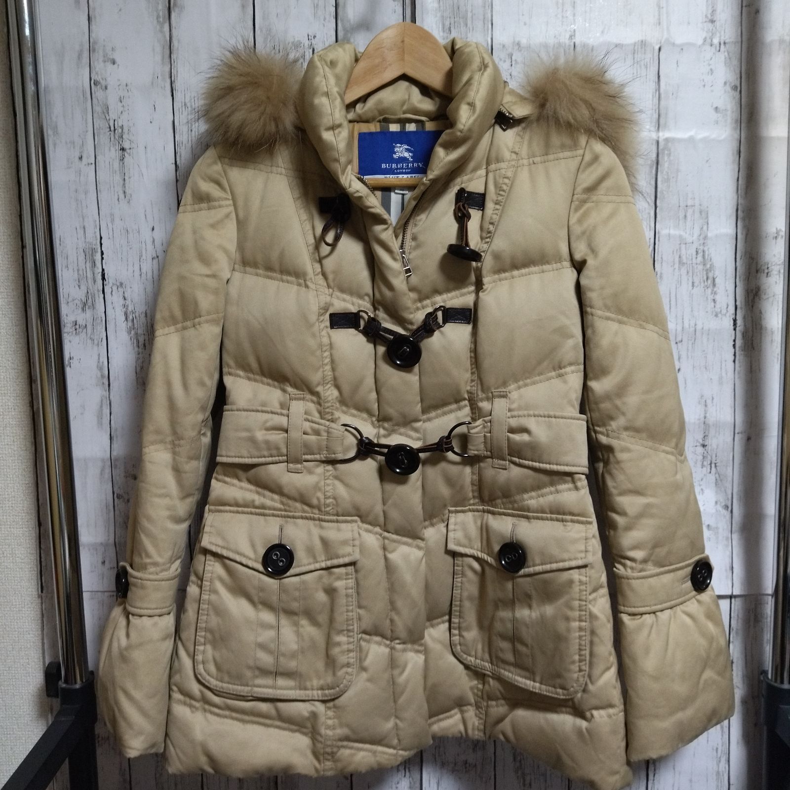 BURBERRY BLUE LABEL ダウンコート - ブランド古着屋さん - メルカリ