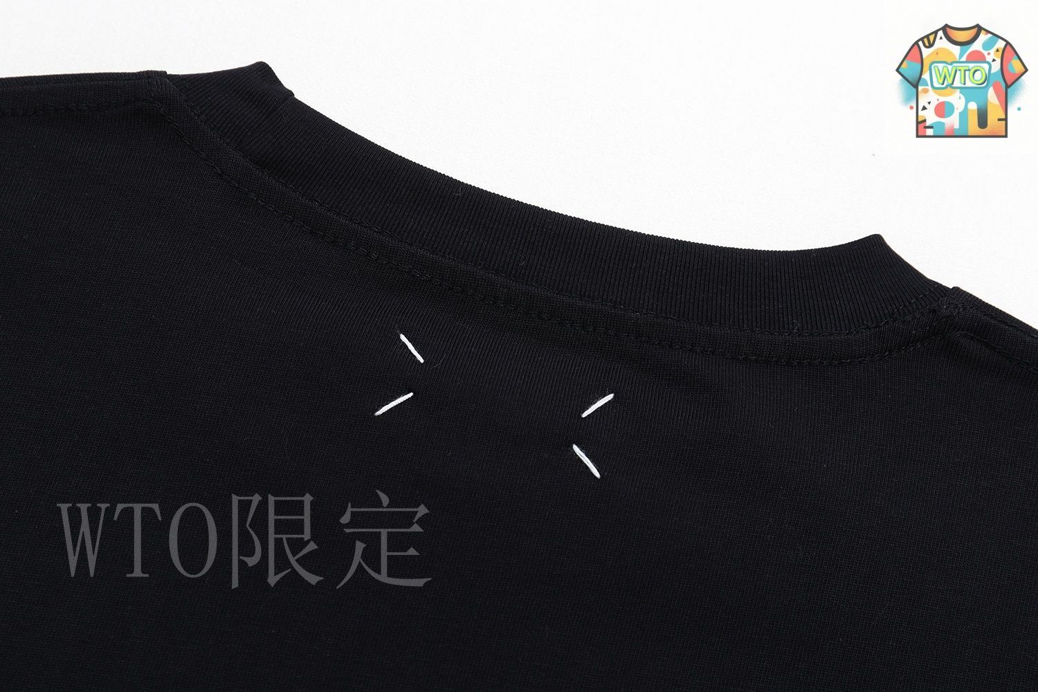 MM6 Maison Margiela/グラフィックプリント クルーネックTシャツ MM6 Maison Margielaのホワイト グラフィックTシャツがセール中