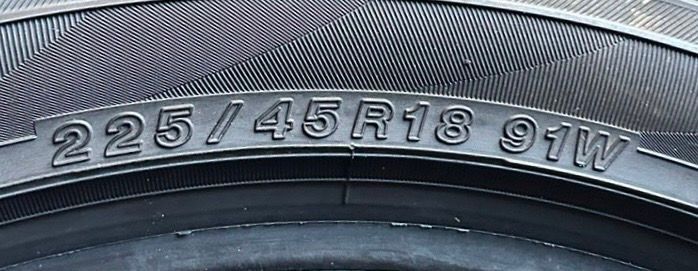 225|45R18