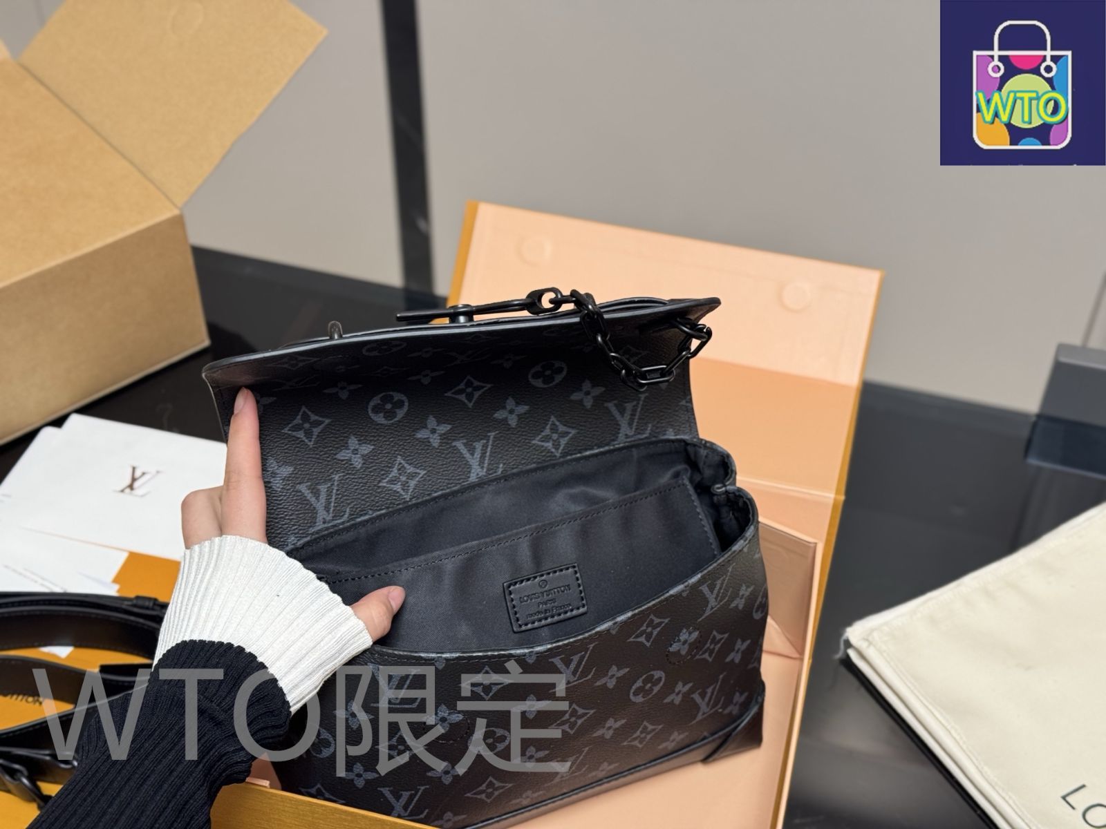 今日特価】Louis Vuitton Men's Steamer Messenger Bag・ルイ