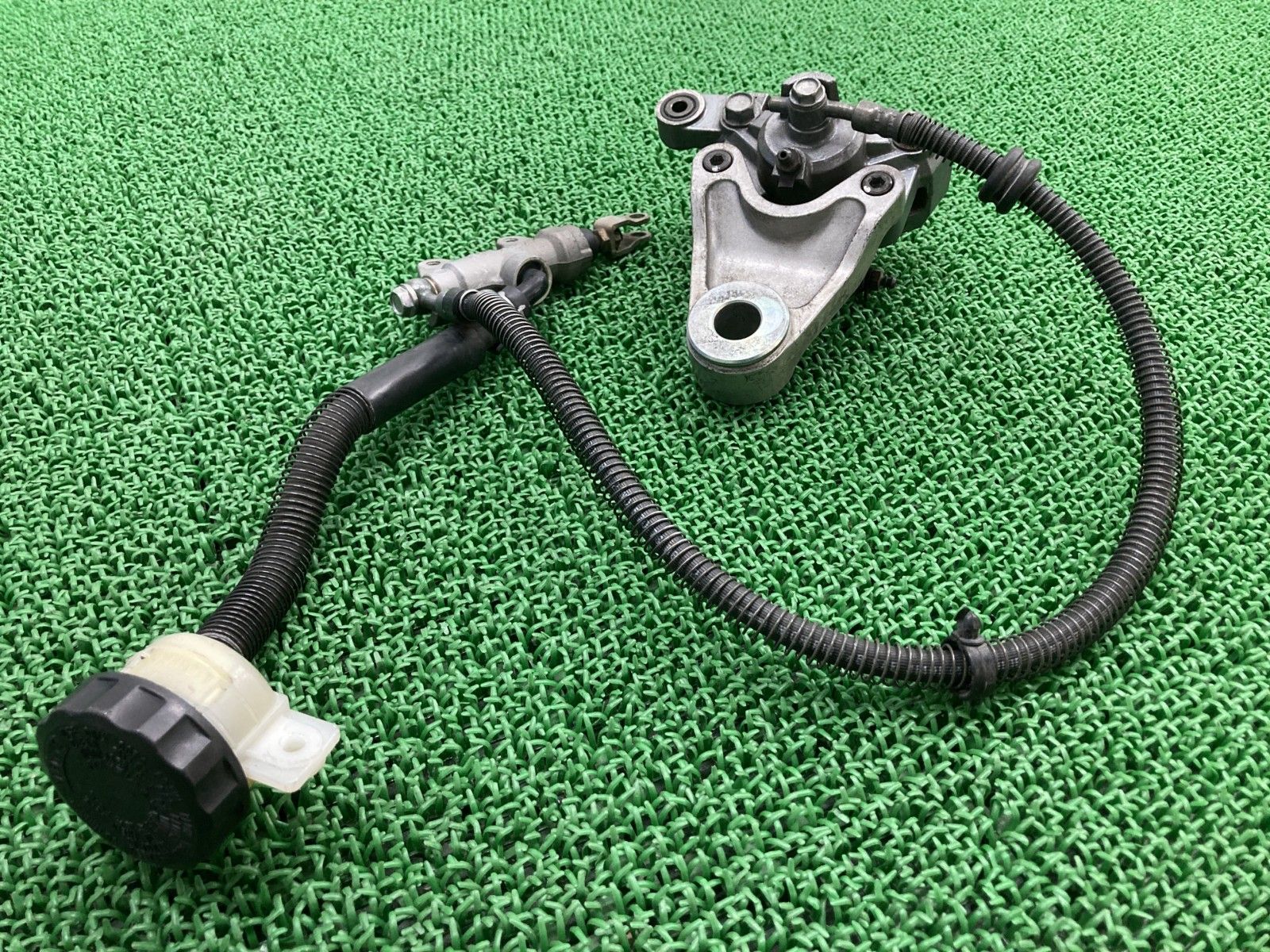 #ゼファー400C3リアブレーキキャリパー、リアブレーキキャリパーマスターセット Amazon | MAXIMASELECT [互換品：ゼファー400(ZEPHYR400)対応