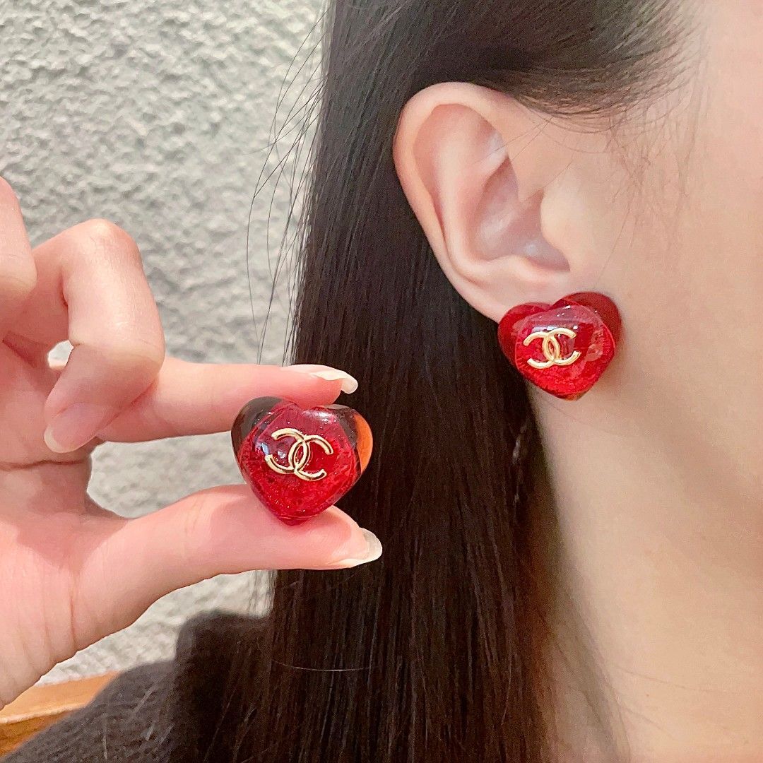 今日 Chanel 小香風 ピアスレス ピアス 在庫 価格