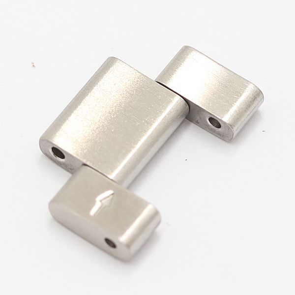 美品 グッチ 純正ベルト 1コマ Gタイムレス 126.2 18mm用 シルバー