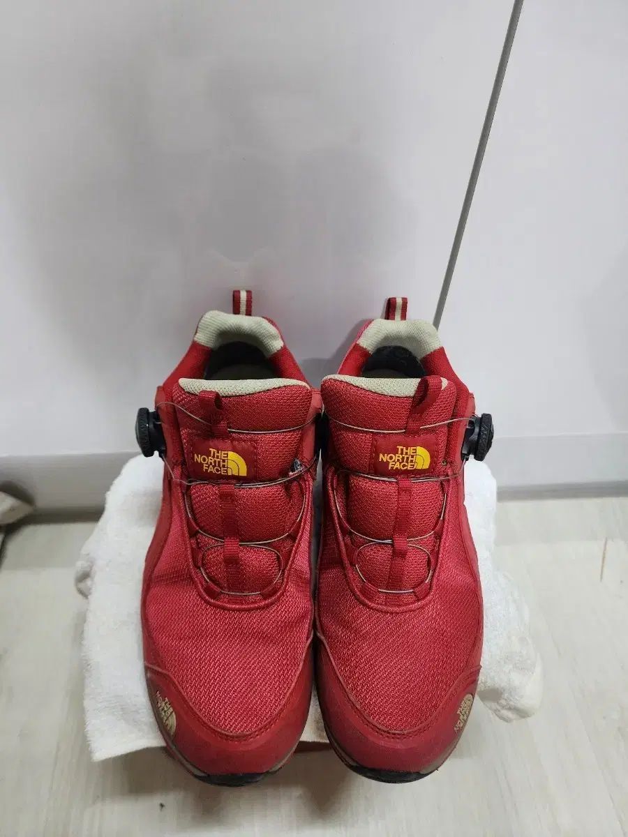 THE NORTH FACE ザノースフェイス ダイアル 登山靴 レッド