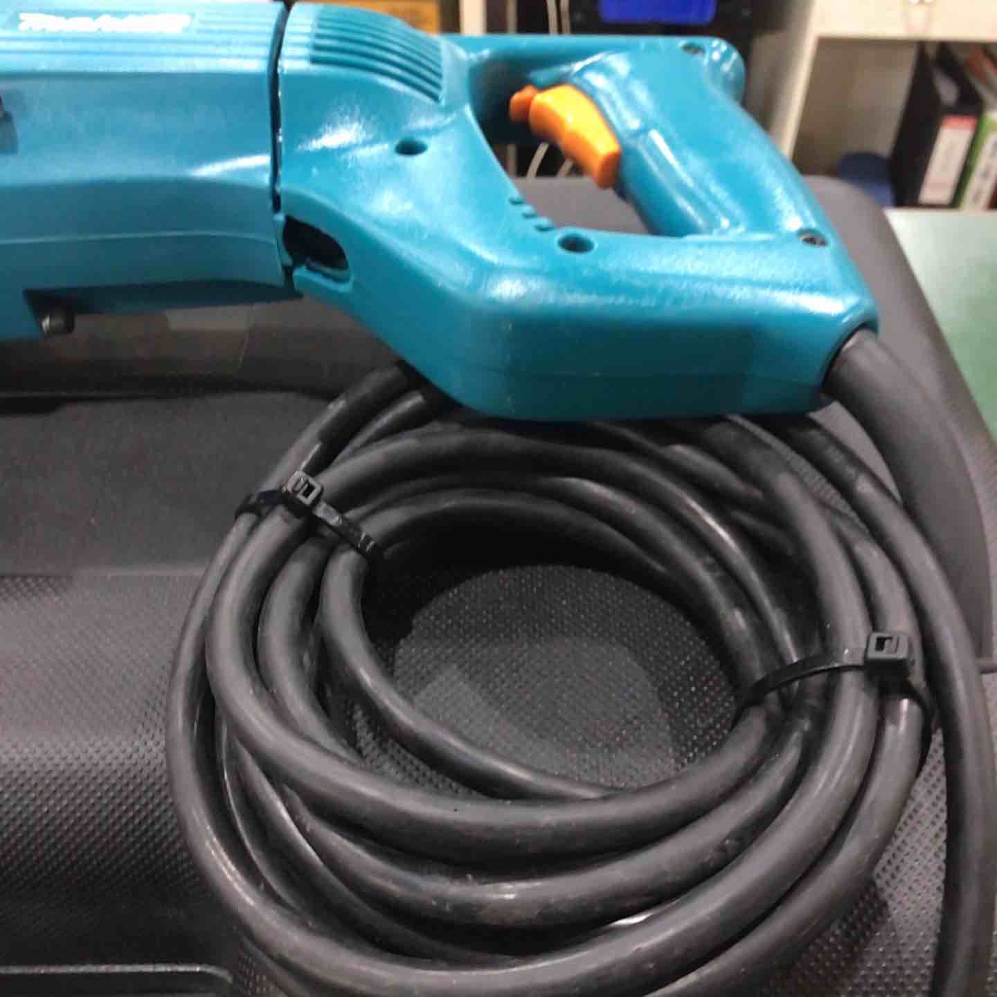makita 鉄筋カッター