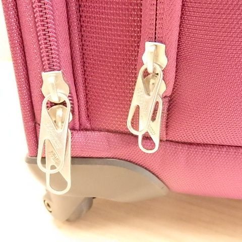 スーツケース