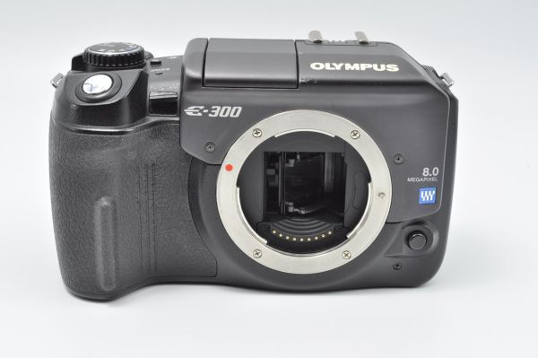 OLYMPUS デジタル一眼レフカメラ E-300 ボディ単体　【358】