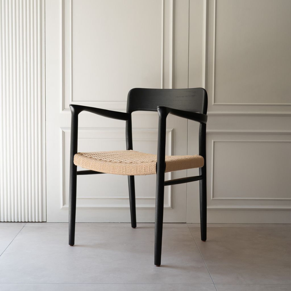 カリモク木製アームチェア 1脚ヴィンテージ家具 (2脚セット販売希望) ②