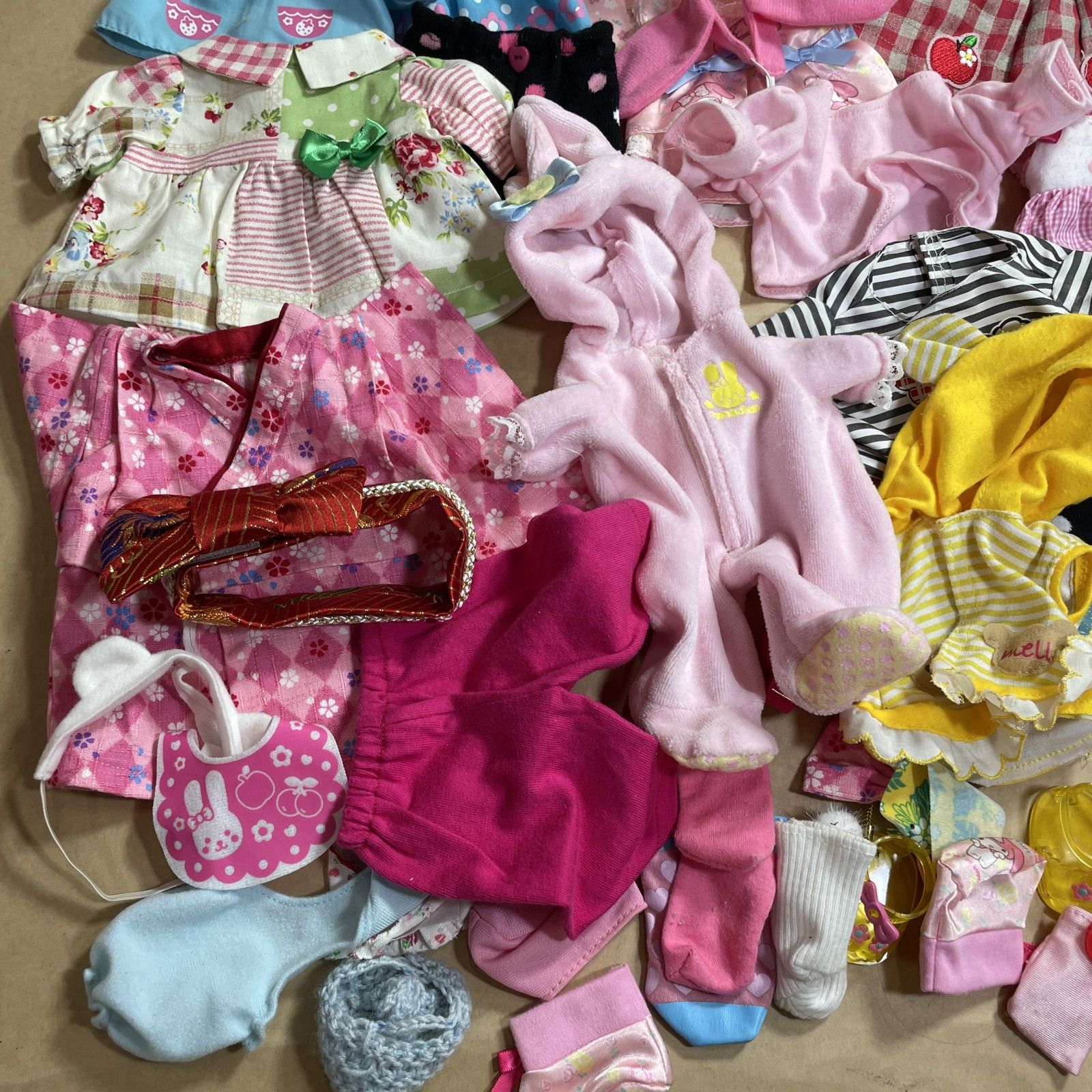 Man グッズ まとめ売り ほぼ未使用 ショルダー付きスマホポーチ Noelle（スマホグッズ）｜FUNALIVE