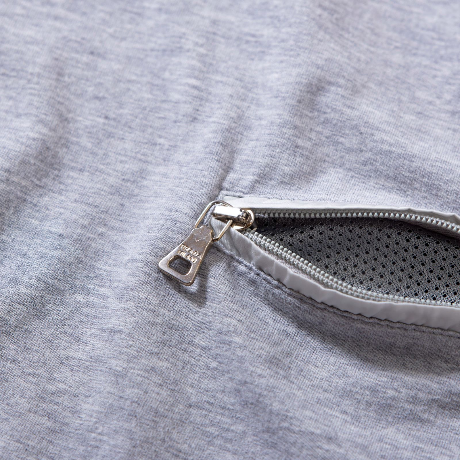 PRADA スポーツ　グレー コットン Tシャツ プラダ PRADA SPORT Tシャツ クルーネック 半袖 レディース ユニ