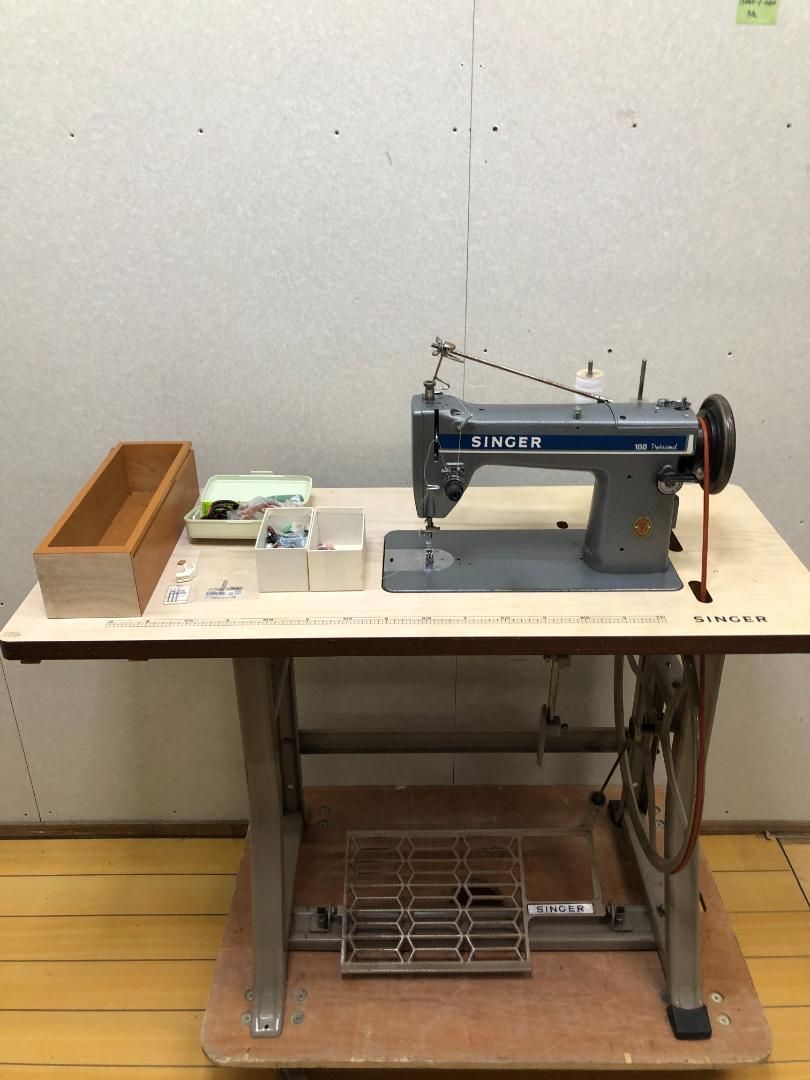 SINGER 188 Professional プロフェッショナル 職業用ミシン 足踏み式 テーブル台付き レトロ アンティーク グレー ヴィンテージ シンガー 本体 現状品 糸立て付き 88111-1-010