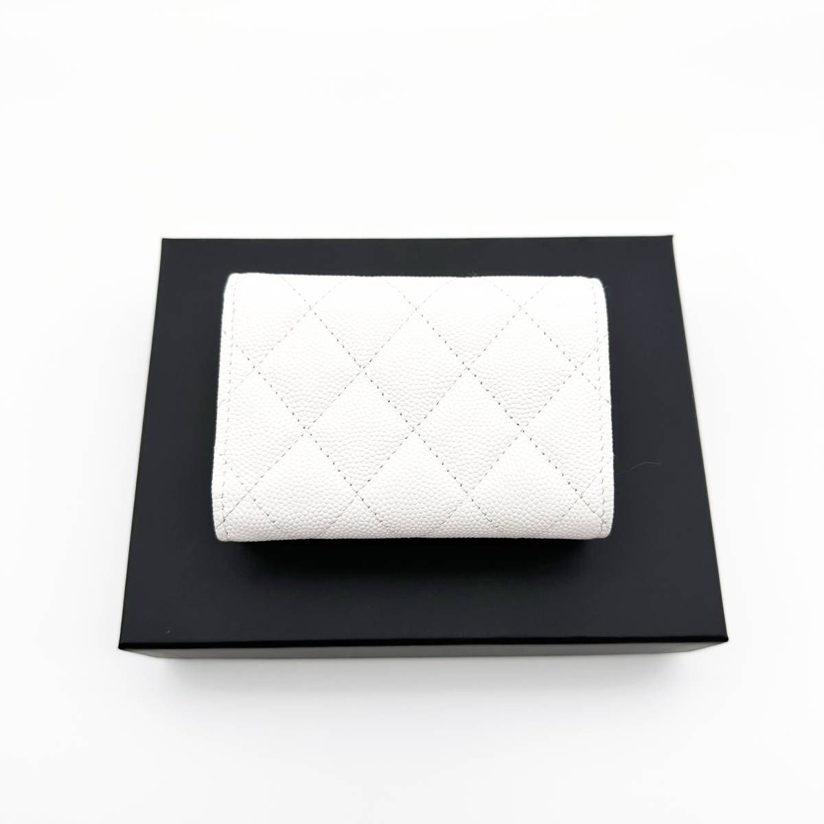 CHANEL シャネル マトラッセ キャビアスキン コンパクト CHANEL シャネル マトラッセ キャビアスキン コンパクト
