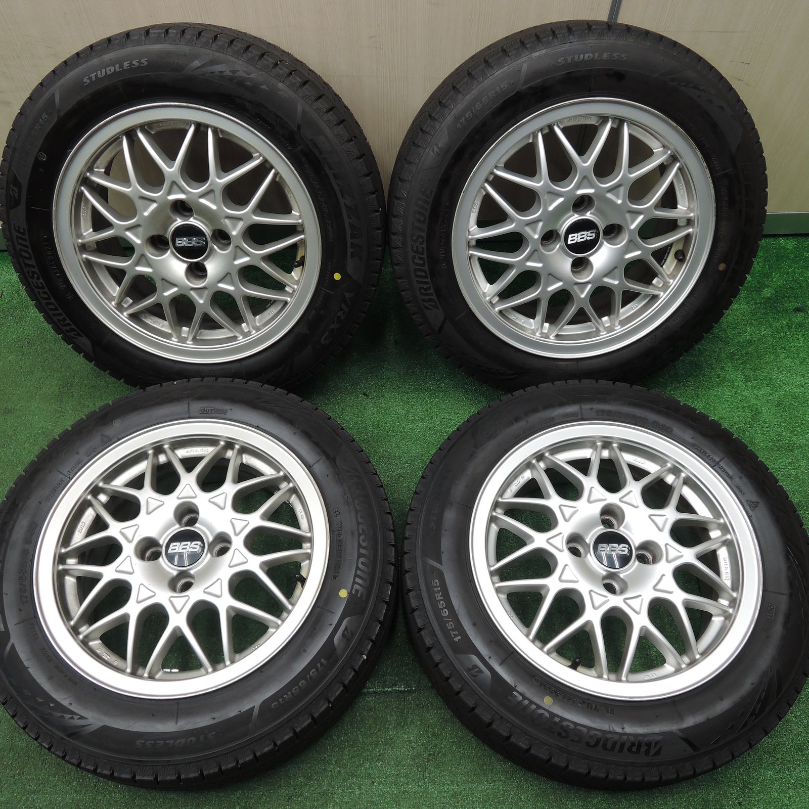 送料無料*バリ溝！21年！ほぼ10分☆BBS 175/65R15 スタッドレス 
