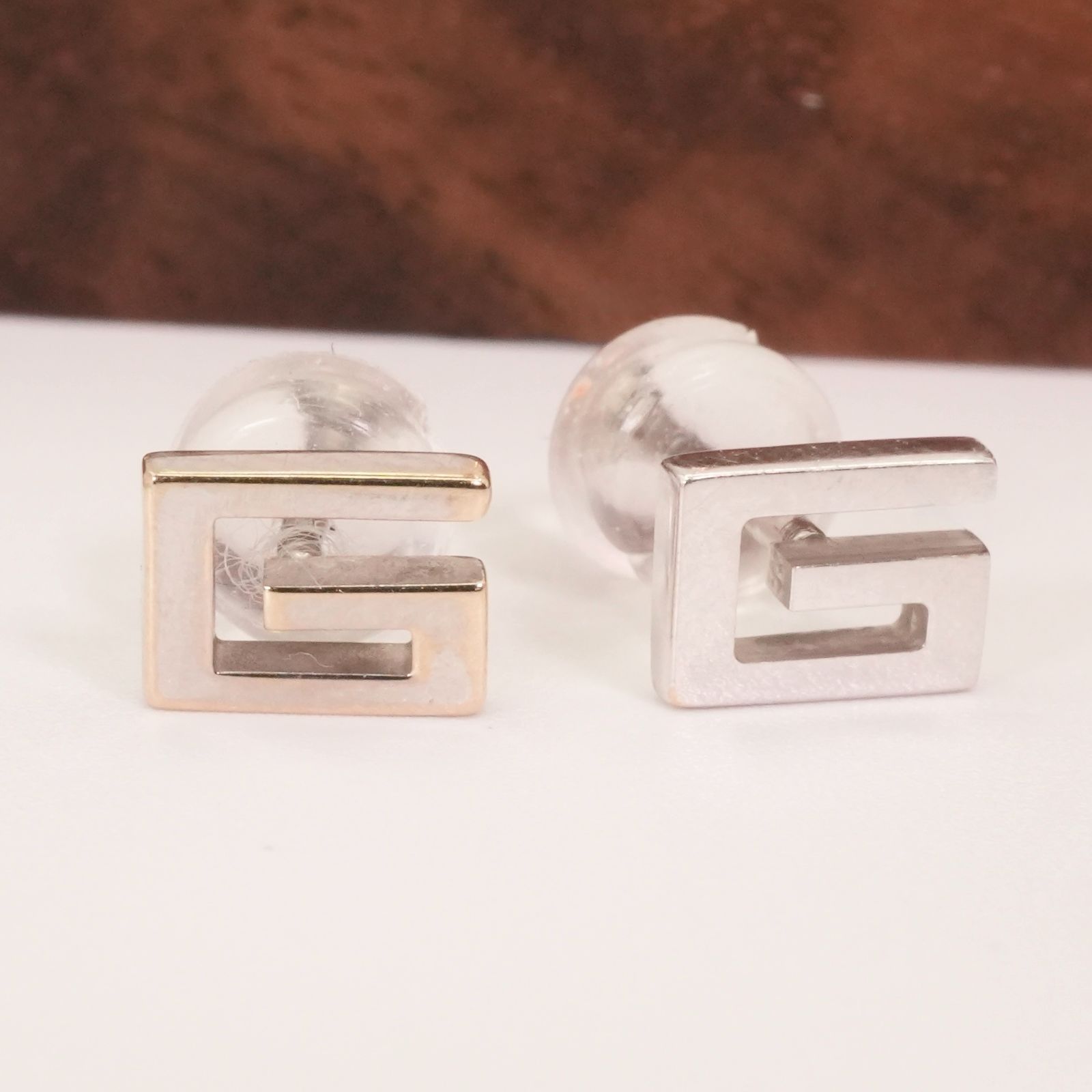 グッチ Gロゴ K18WG ピアス ホワイトゴールド スクエア/25-373S - メルカリ