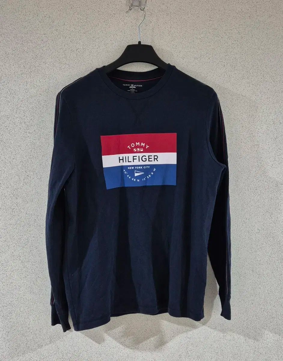 Tommy Hilfiger(トミーヒルフィガー) パーカー 100 サイズ