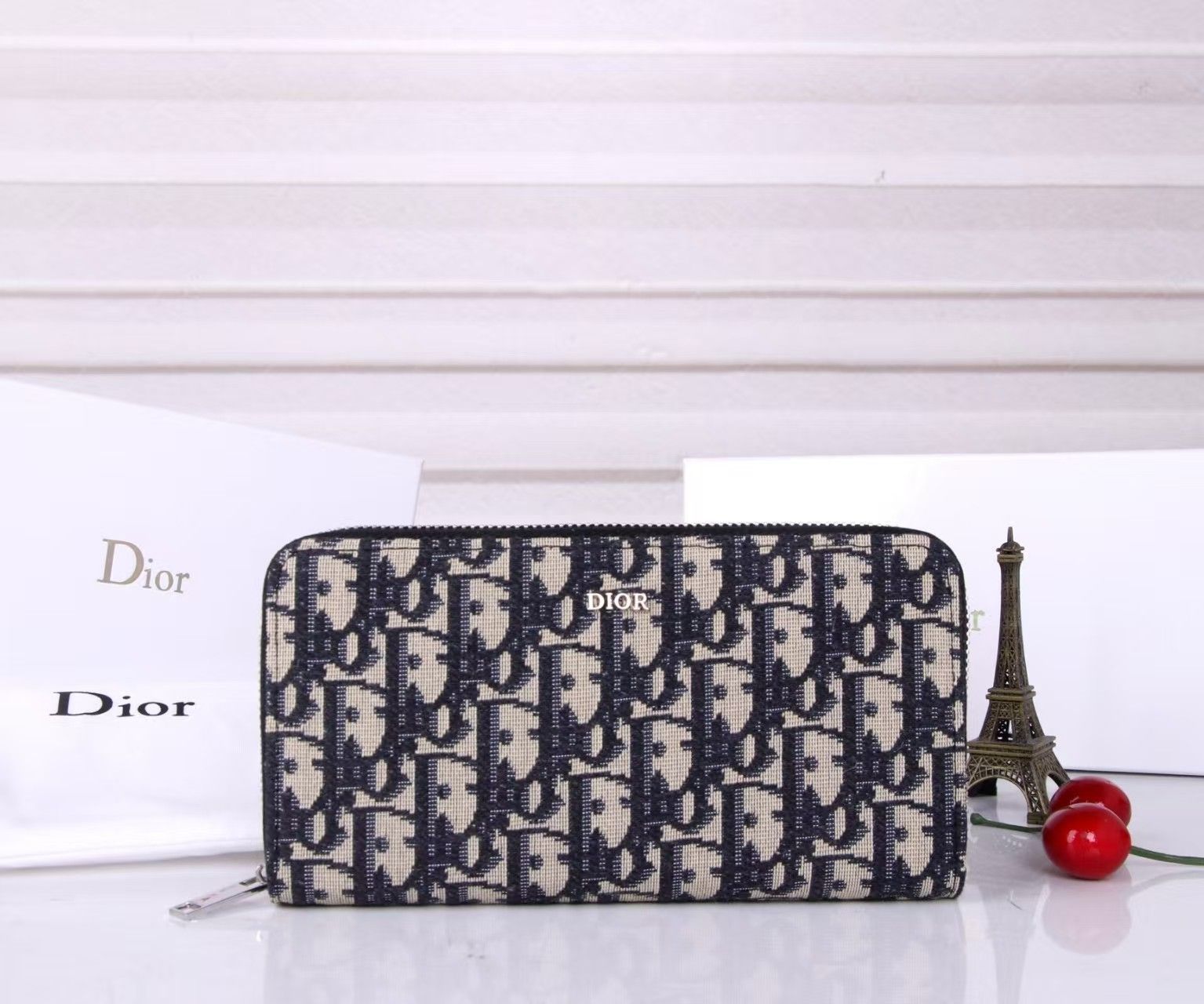新品未使用 DIOR 財布[本日特価|新品未使用品]-MM輸入 - メルカリ