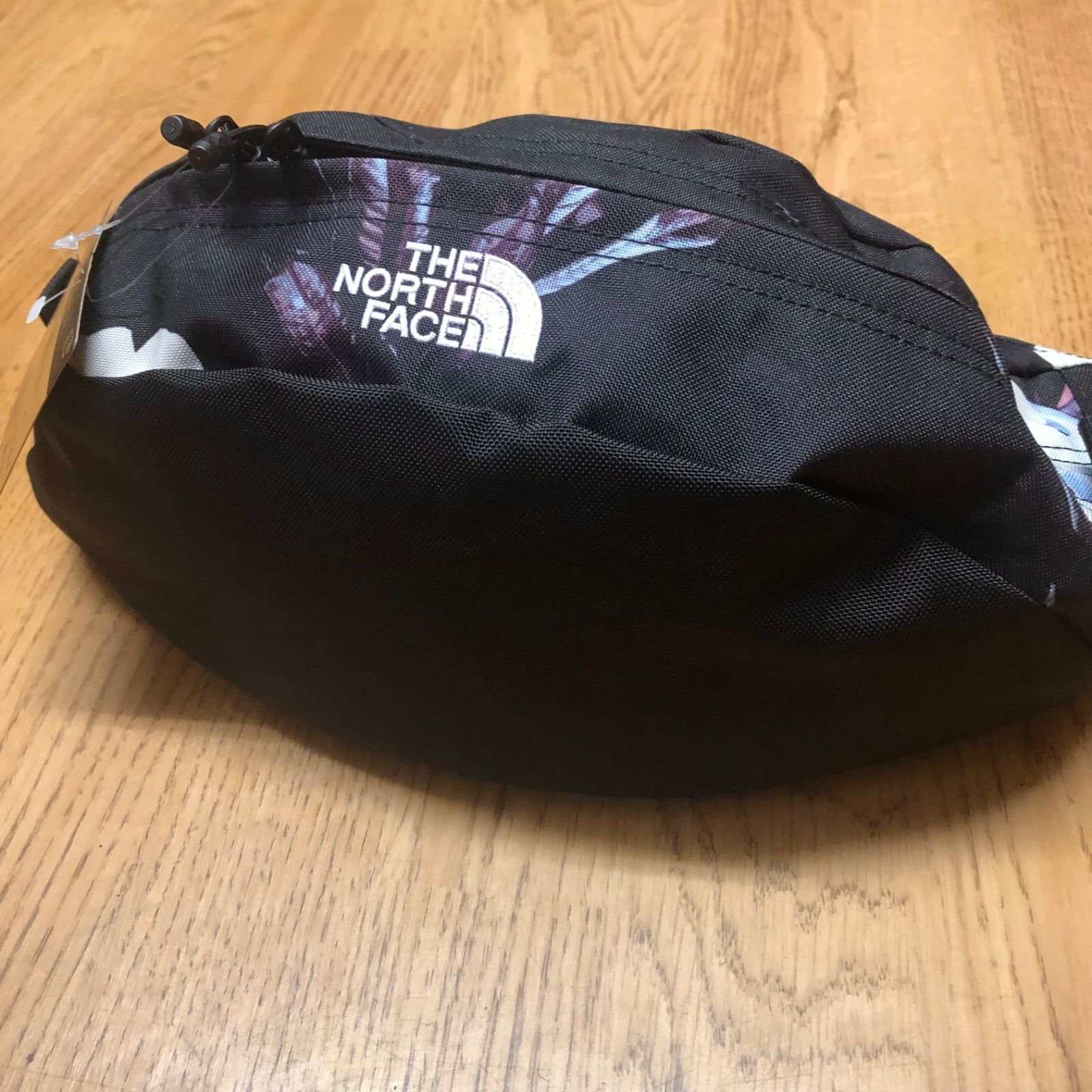 未使用 THE NORTH FACE ノースフェイス ボディバッグ 4L 斜