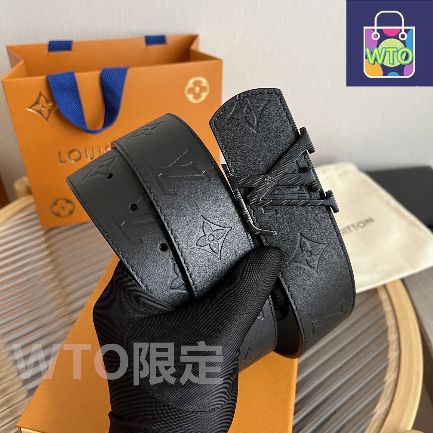 LOUIS VUITTON ベルト イニシャル 40MM リバーシブル 新品同様 LOUIS