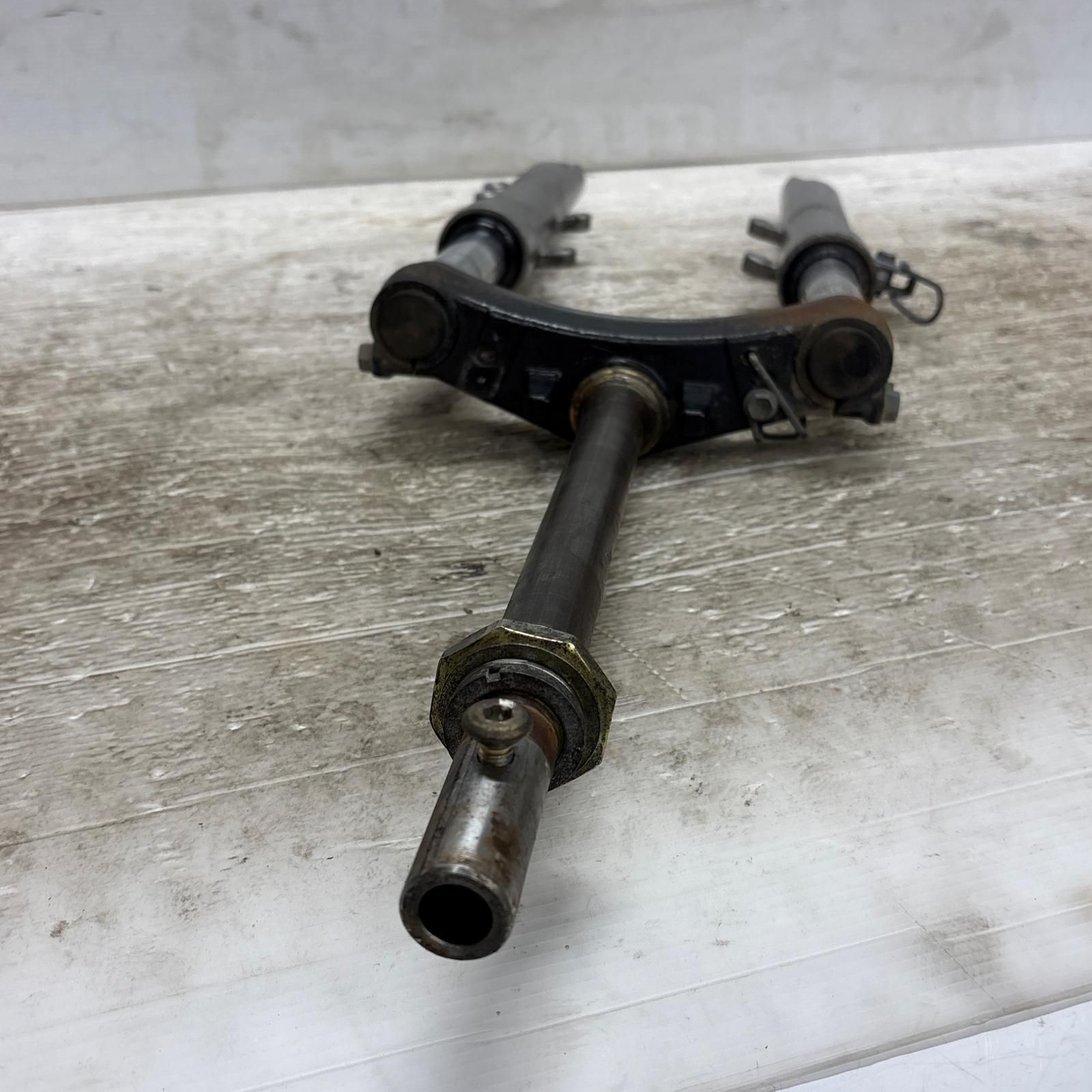 フロントフォーク