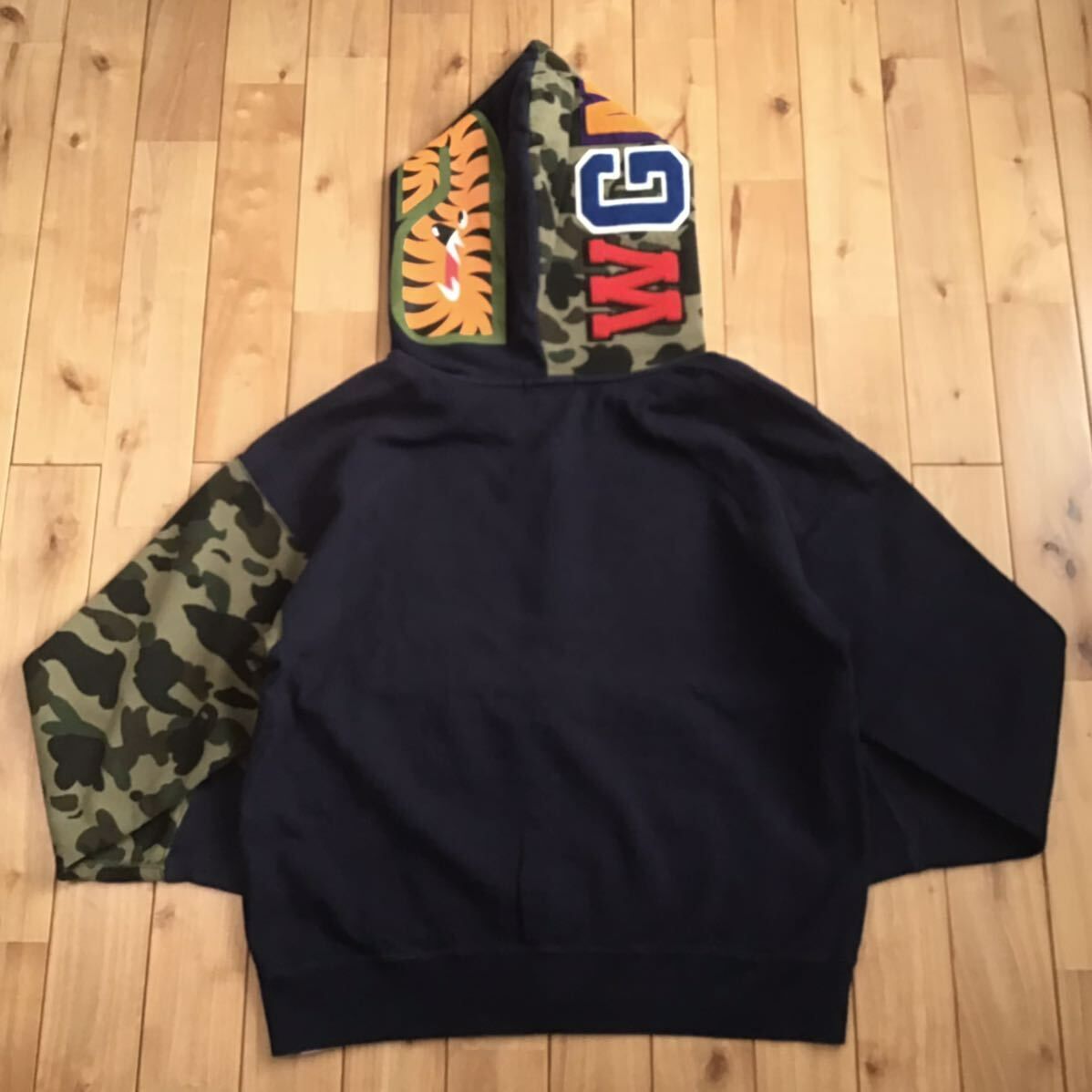 Giant shark full zip hoodie Mサイズ ネイビー a bathing ape BAPE camo シャーク パーカー エイプ  ベイプ アベイシングエイプ 迷彩 - メルカリ