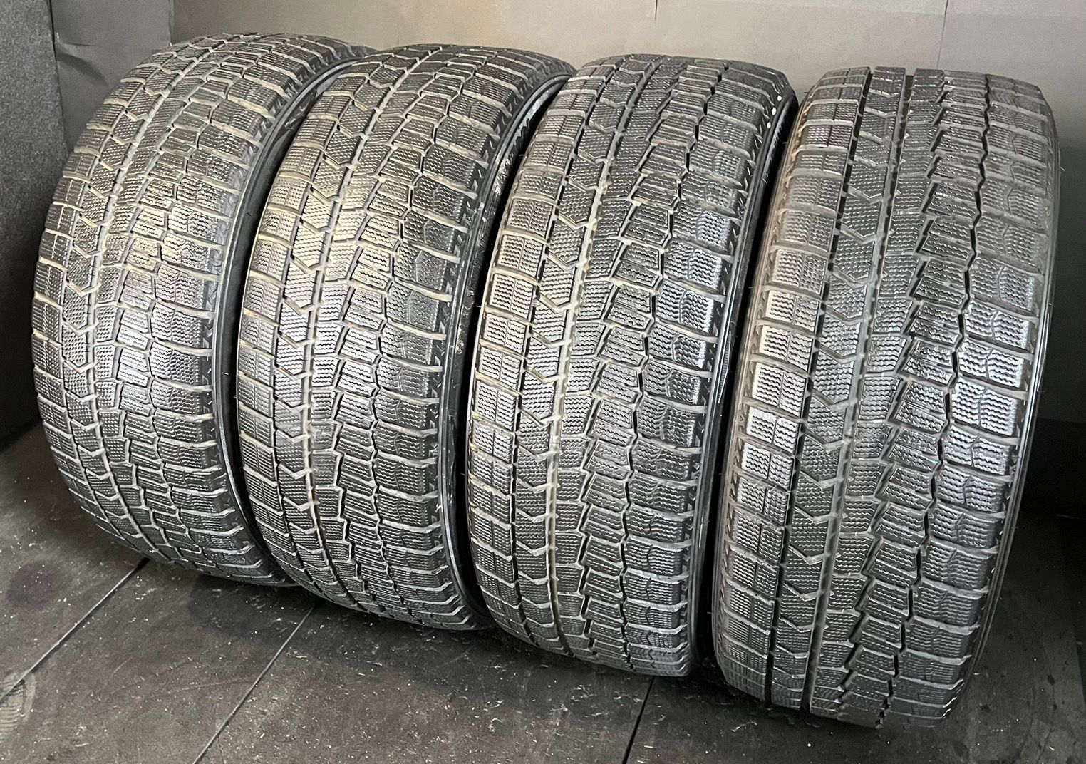 2020年製 約8.4～8.7分山 ダンロップ DUNLOP ウィンターマックス WINTER MAXX WM02 スタッドレス 225 45R18 4本 h_393